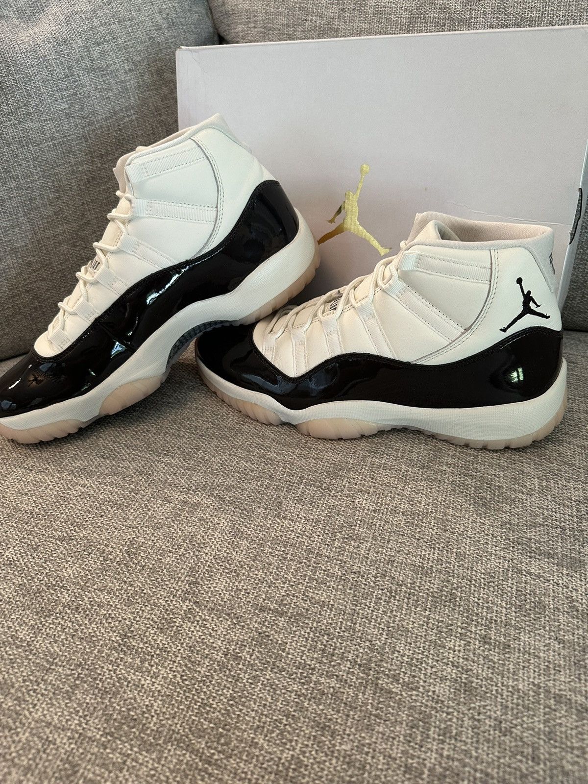 Jordan Brand (Men’s Size 10.5) Jordan 11 Retro Neapolitan Size US 12 / IT 42 - 1 Thumbnail