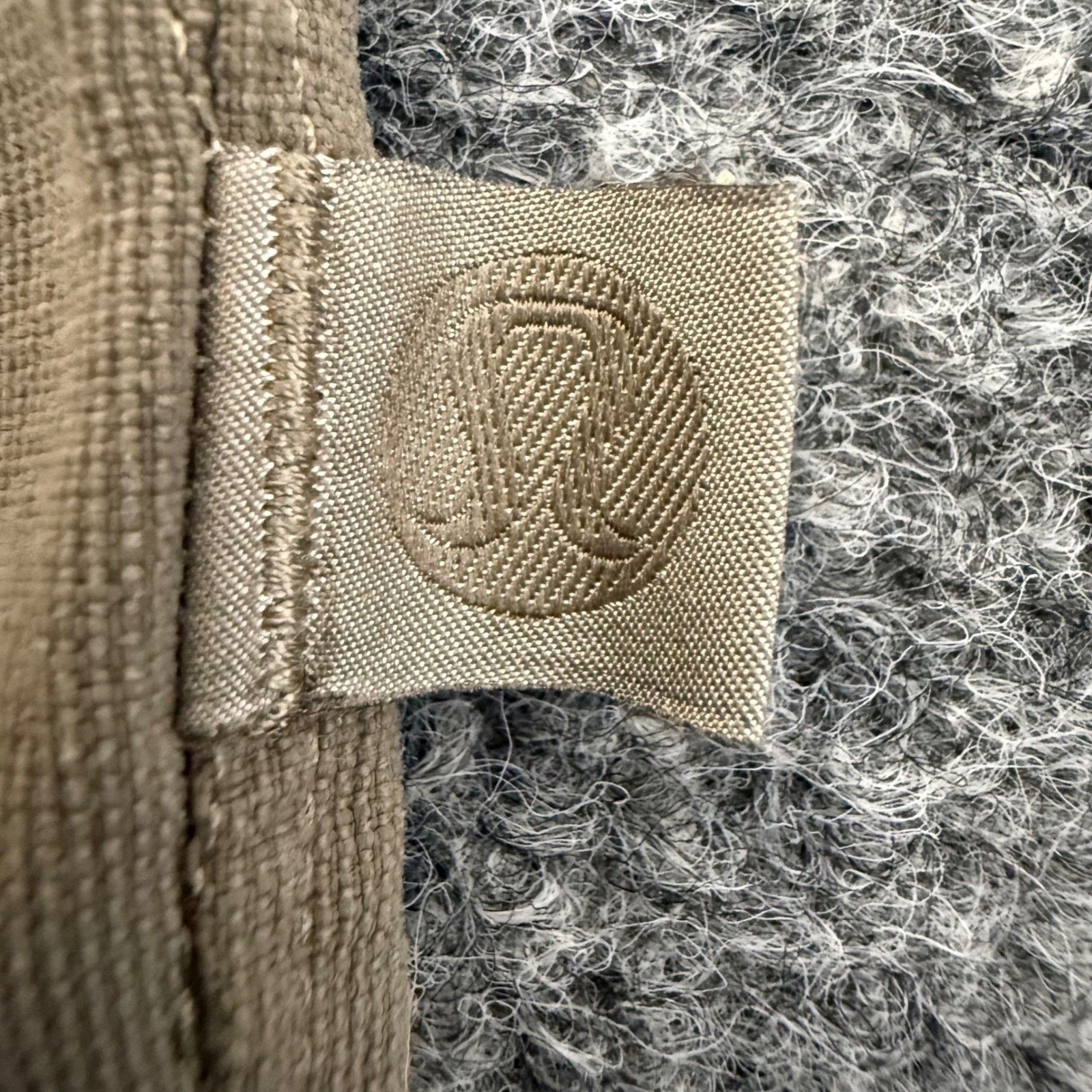 Other Lululemon Mens XL Olive Long Sleeve Button Up Shirt Stretch Size US XL / EU 56 / 4 - 2 Thumbnail