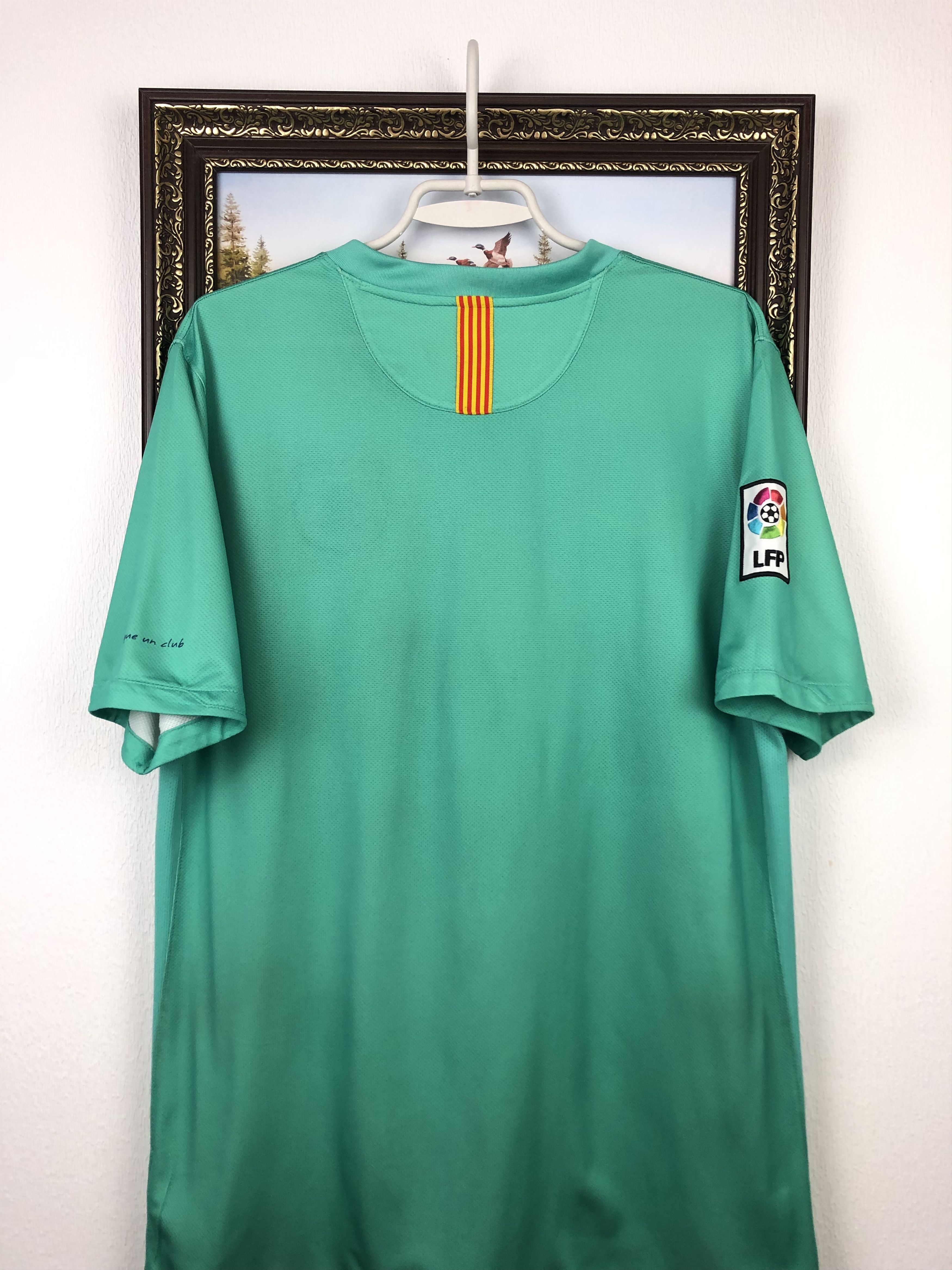 Nike Barcelona football shirt 2010 Soccer Nike Jersey Camiseta Size US L / EU 52-54 / 3 - 11 Thumbnail