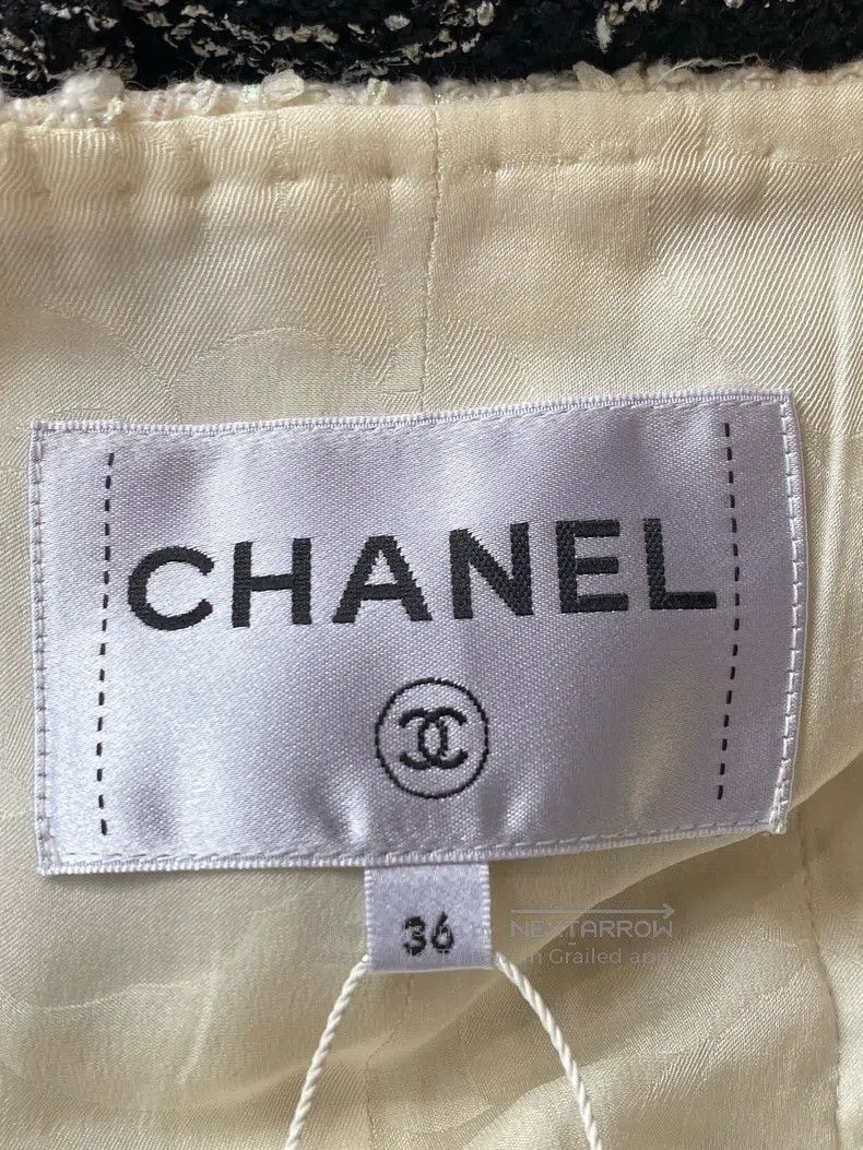 Chanel Chanel 23-year-old white diamond button jacket Size XS / US 0-2 / IT 36-38 - 3 Thumbnail