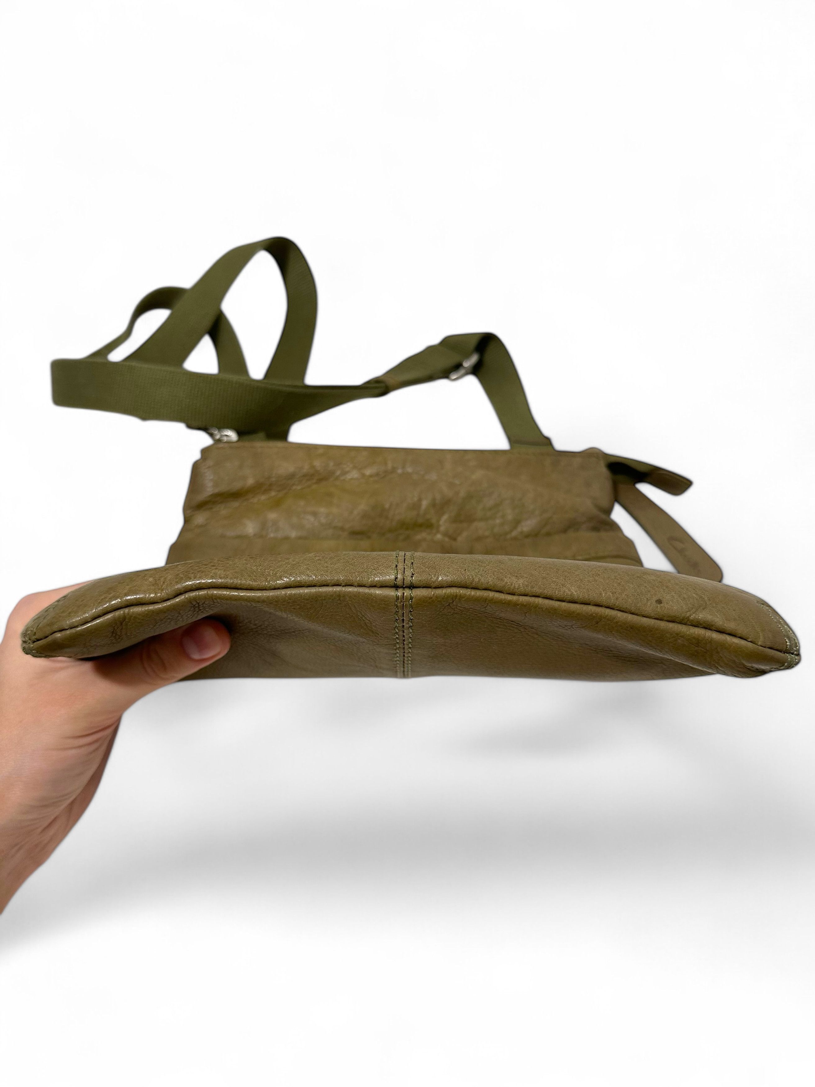 Clarks Clarks Green Leather Mid Size Zip Up Cross Body Bag Size ONE SIZE - 5 Thumbnail