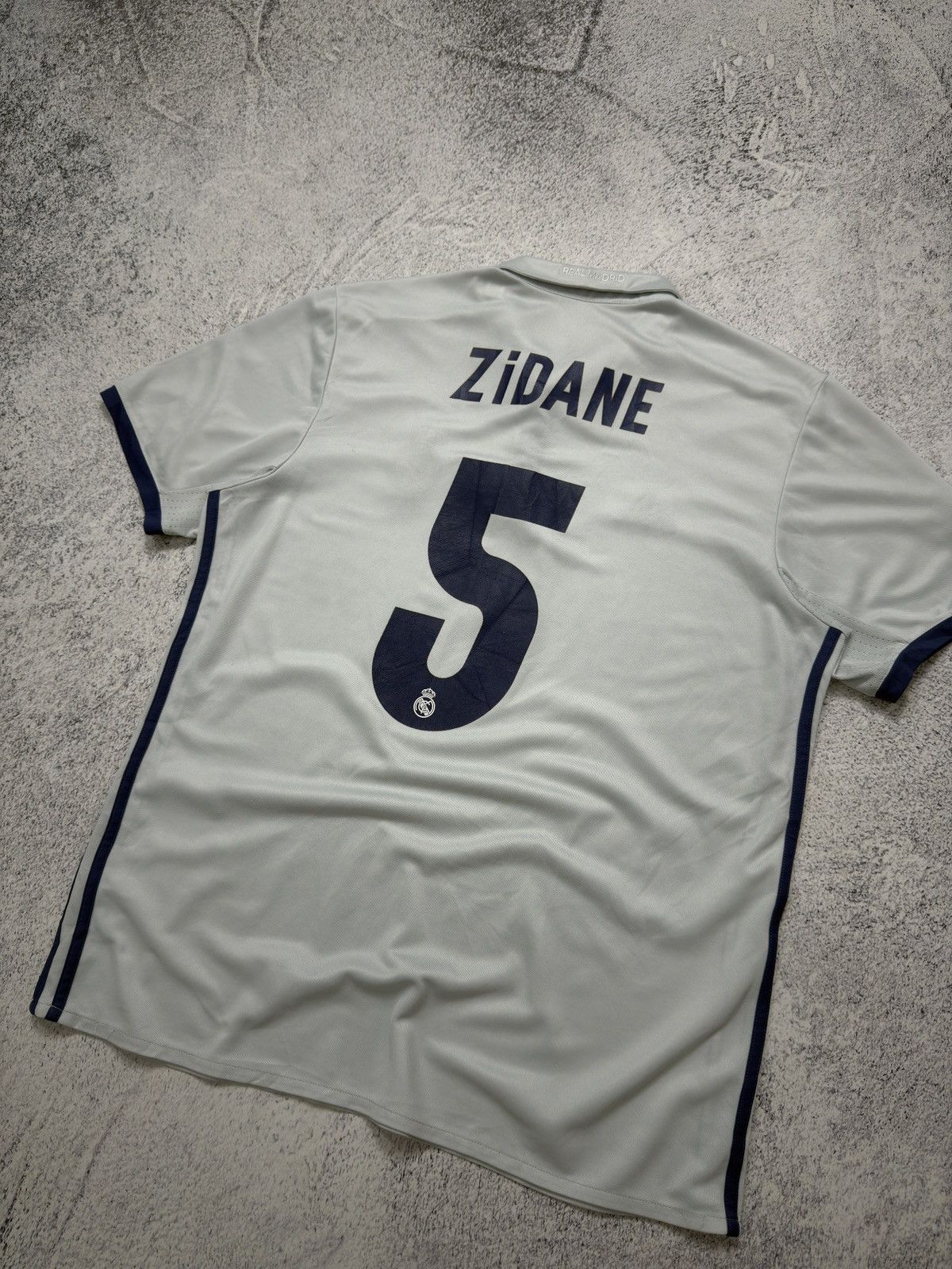 Adidas ADIDAS REAL MADRID ZIDANE #5 FOOTBALL SHIRT SOCCER JERSEY Size US M / EU 48-50 / 2 - 3 Thumbnail