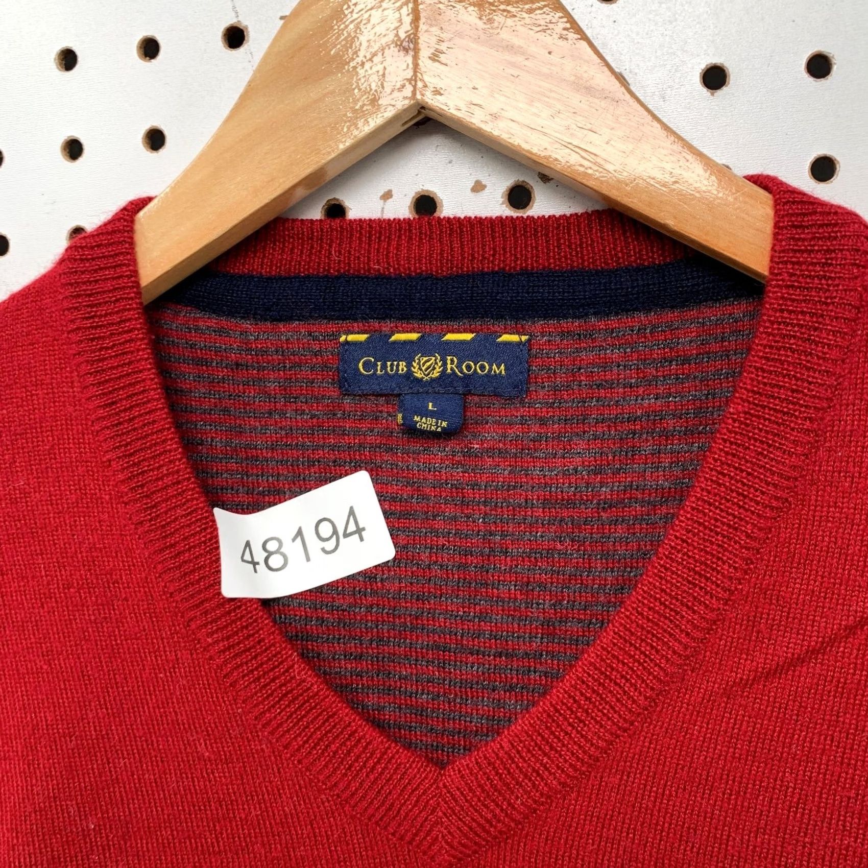 Club Room Club Room Merino Wool Sweater Mens Large Red V Neck Lightweight Preppy Work Size US L / EU 52-54 / 3 - 3 Thumbnail