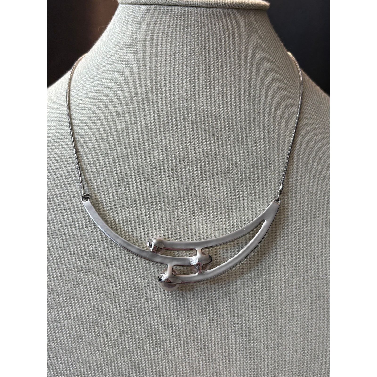 Other White House Black Market Silver Tone Pearl Collar Necklace Size ONE SIZE - 6 Thumbnail