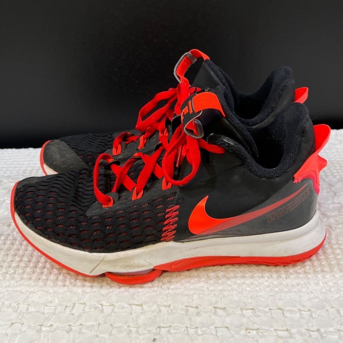 Nike Nike Lebron Witness 5 Men's Black/Red Shoes/Sneakers Sz 9.5 Size US 9.5 / EU 42-43 - 4 Thumbnail