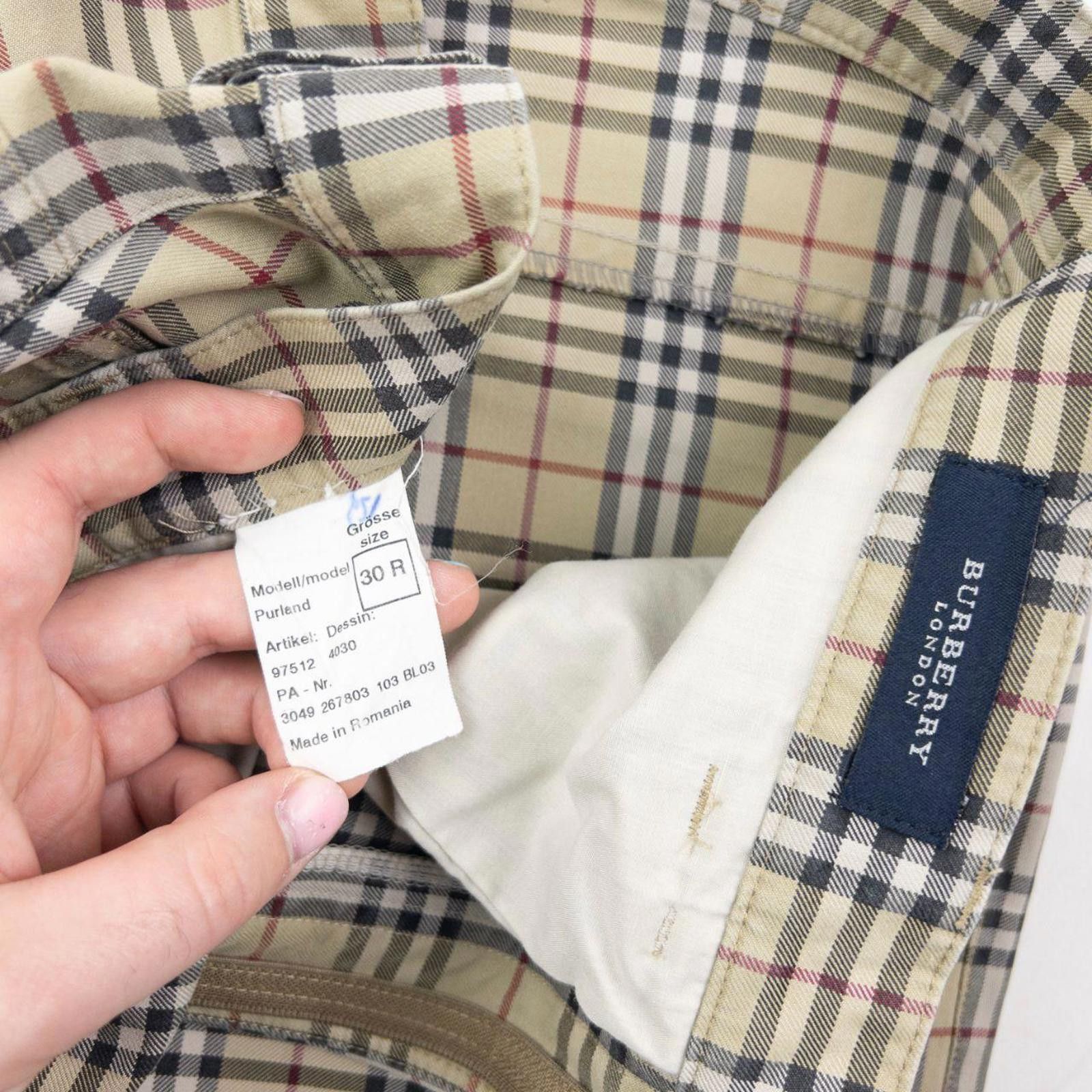 Vintage 2000s Burberry Nova Check Trousers Size W29