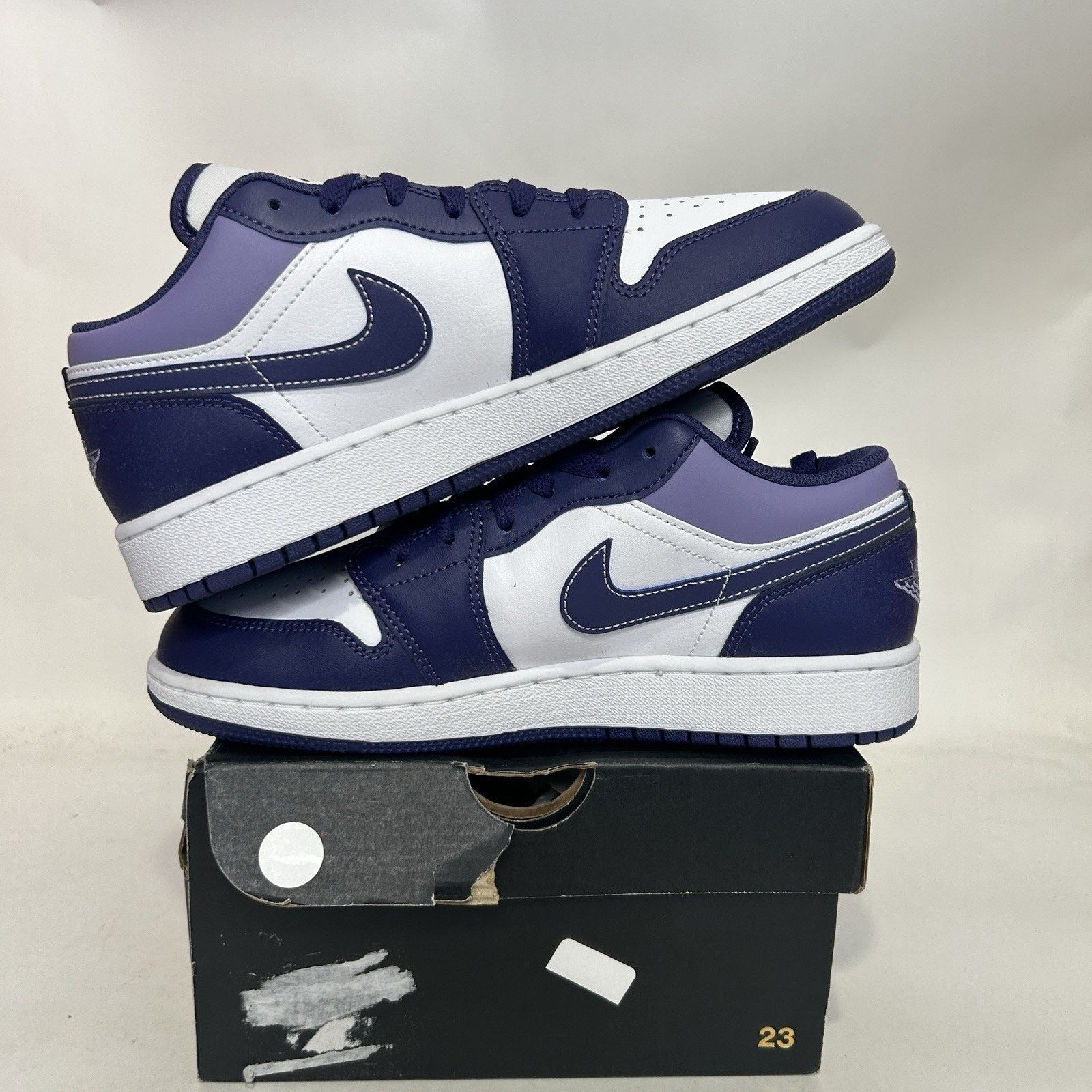 Jordan Brand Nike Air Jordan 1 Low Retro GS “Blueberry/Sky Purple” Size US 7.5 / IT 37.5 - 3 Thumbnail