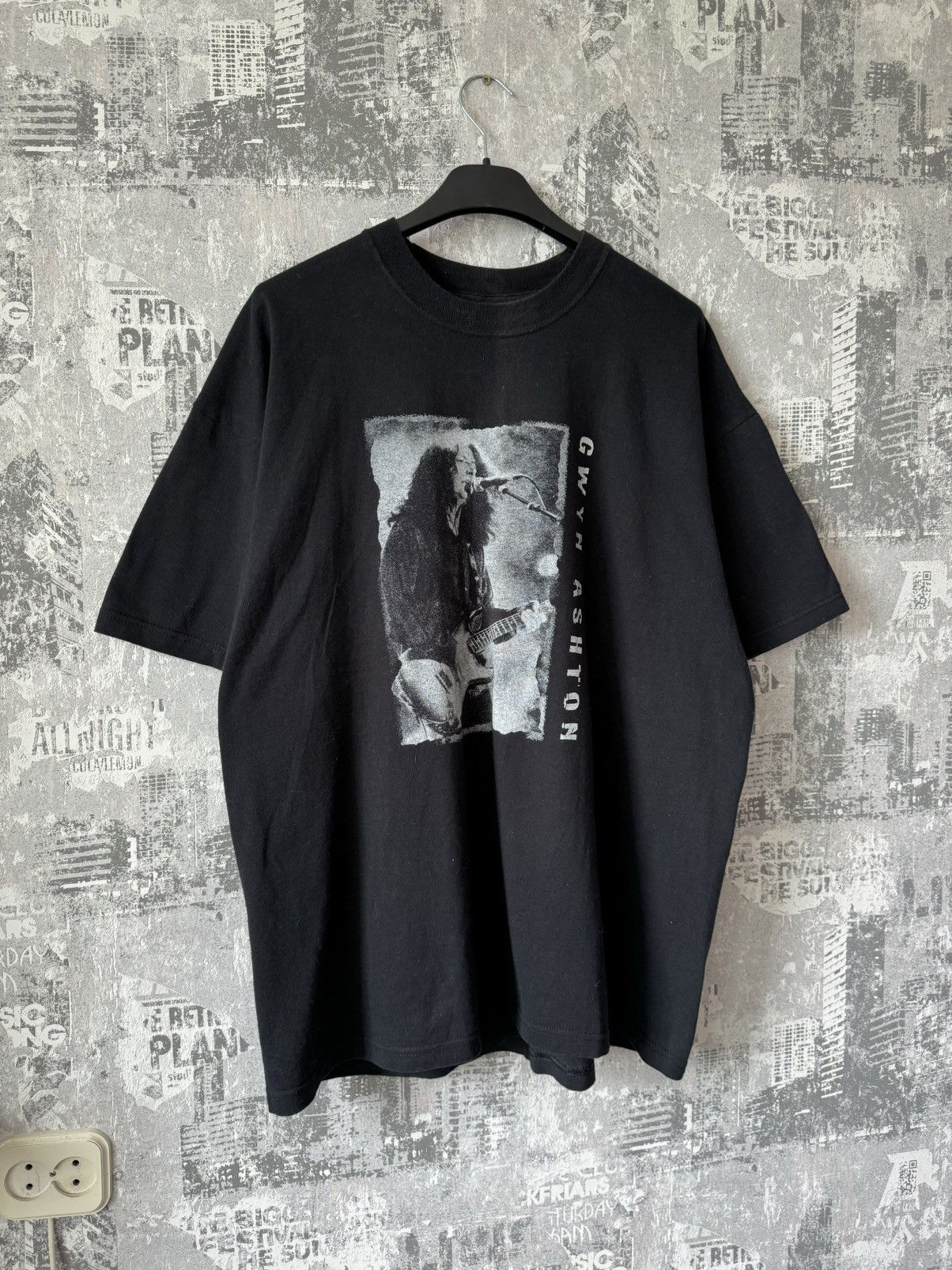 Vintage Vintage Rock Band T-Shirt Size US XL / EU 56 / 4 - 2 Thumbnail