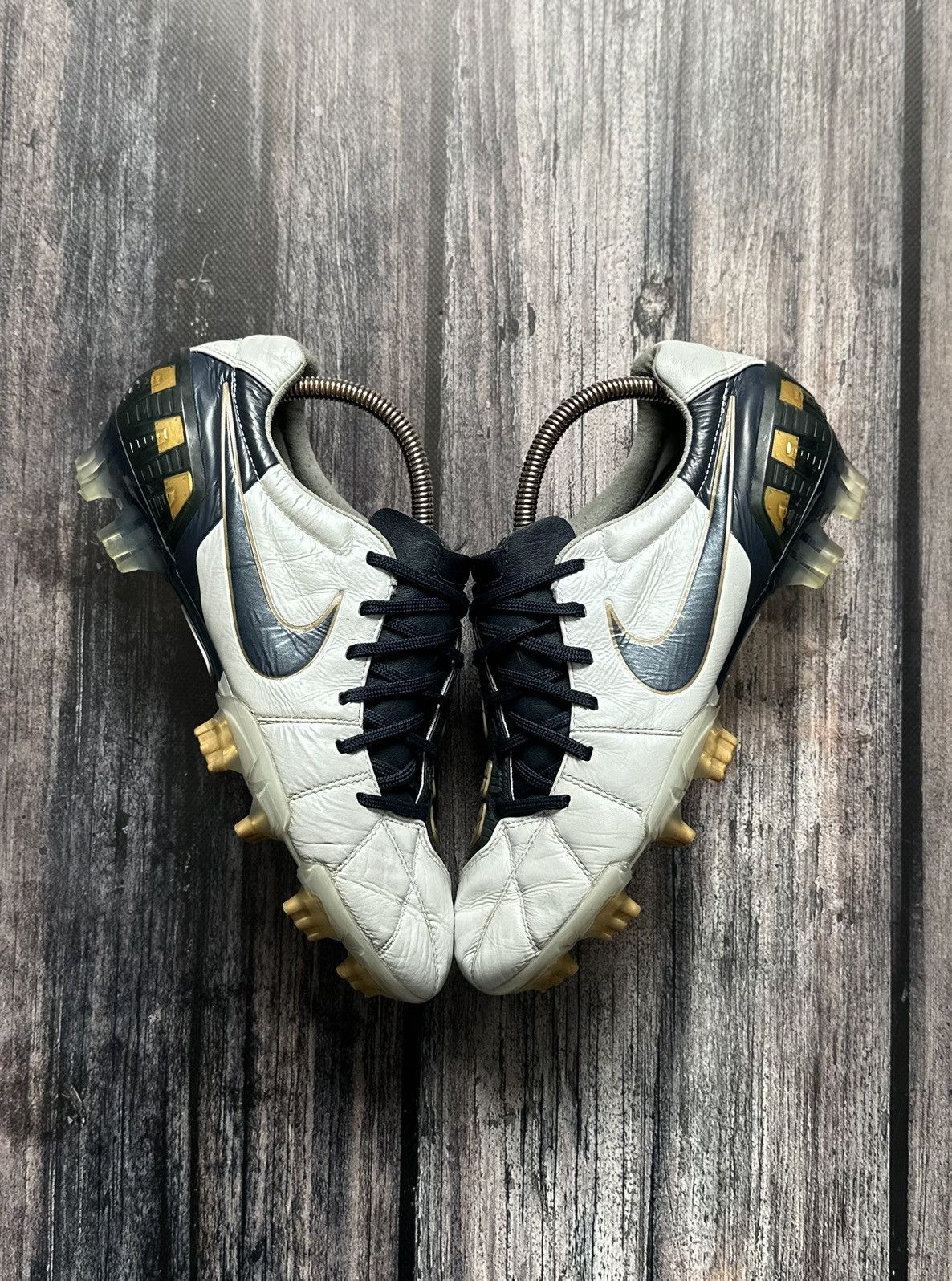 Nike 2009 NIKE TOTAL 90 LASER III K-FG SOCCER BOOTS CLEATS US 8.5 Size US 8.5 / EU 41-42 - 1 Thumbnail