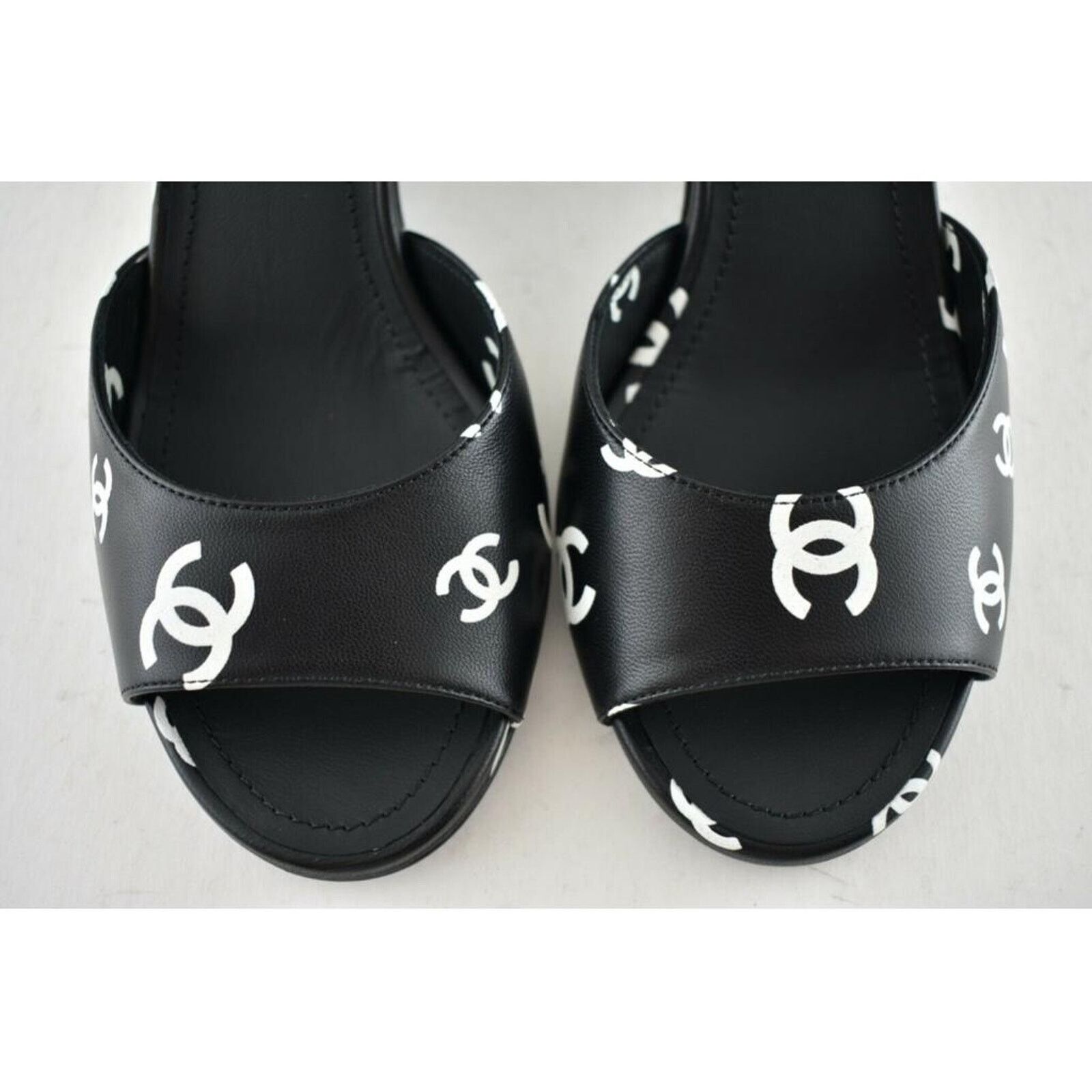 Chanel Chanel 22S Black White Printed Lambskin CC Logo Strap Block Size US 12 / IT 42 - 5 Thumbnail