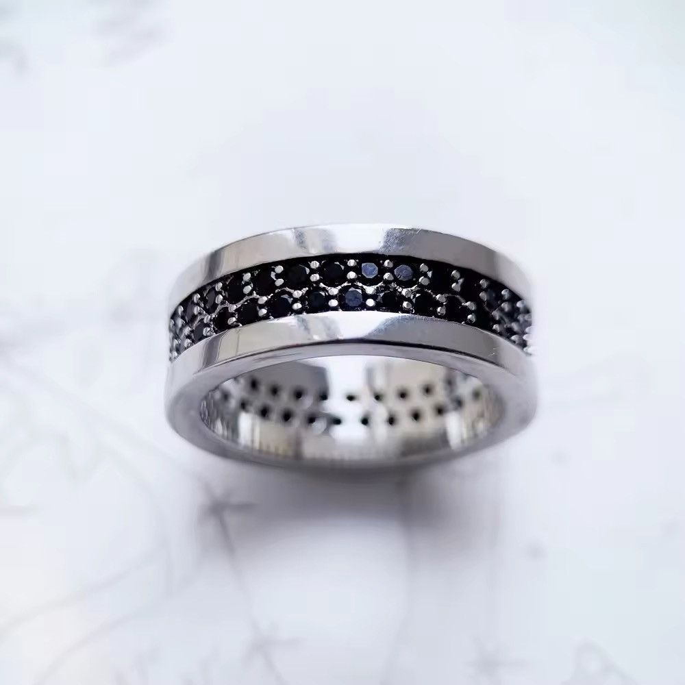 Vintage Classic Black Zirconia Band Ring (size 7-9) Size ONE SIZE - 1 Thumbnail
