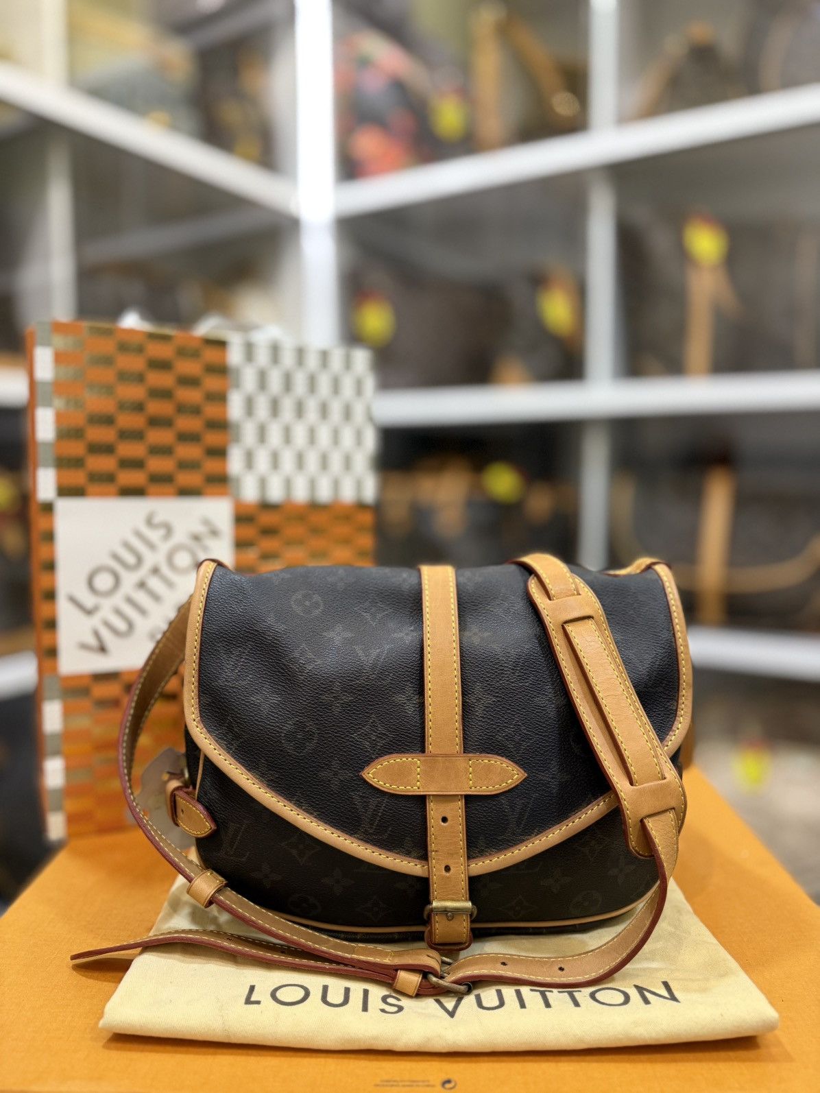 Louis Vuitton LOUIS VUITTON MONOGRAM SAUMUR 30 - 2070 Size ONE SIZE - 1 Thumbnail