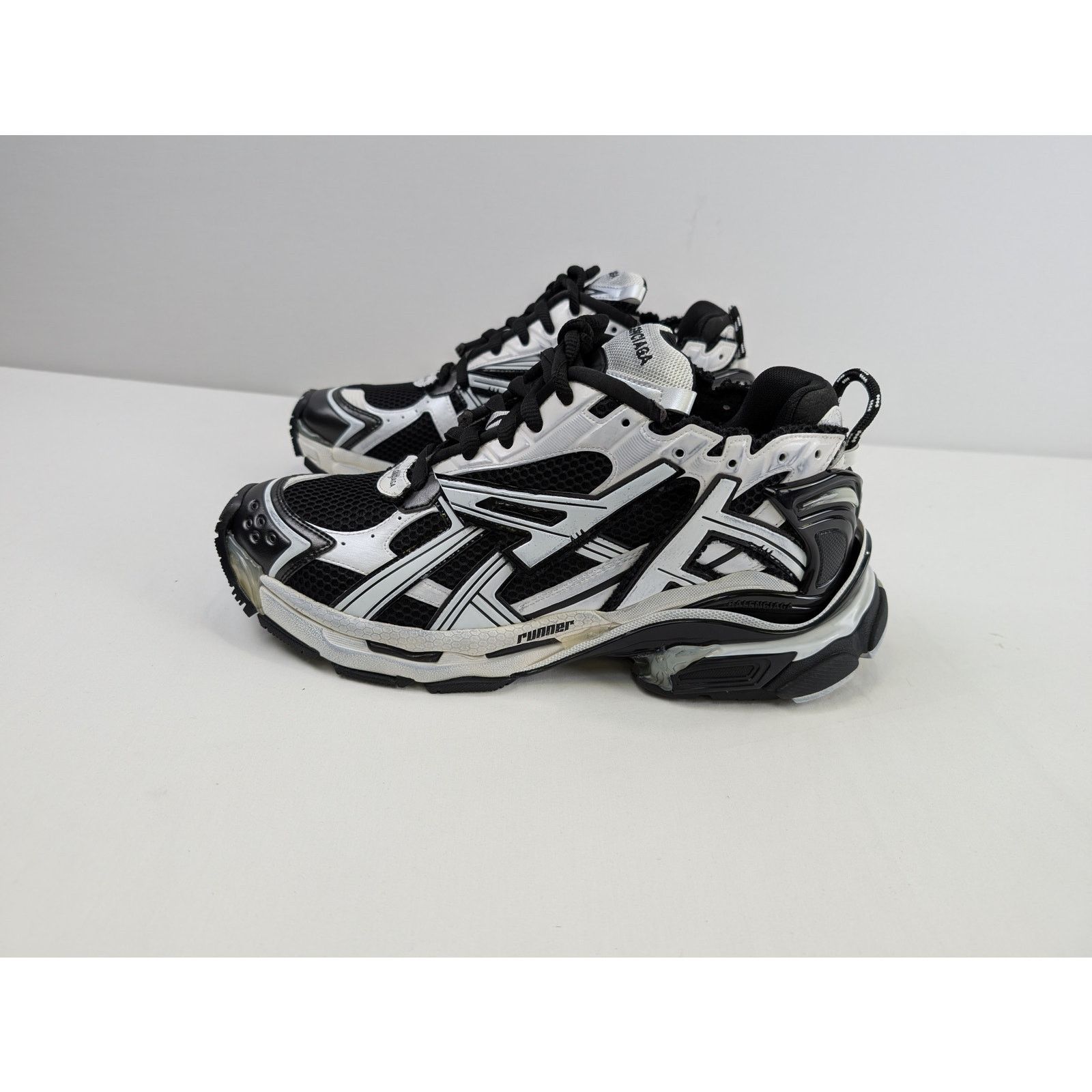 Balenciaga o1rshd1 Mesh Rubber Runner Sneakers in White/Black Size US 13 / EU 46 - 6 Thumbnail