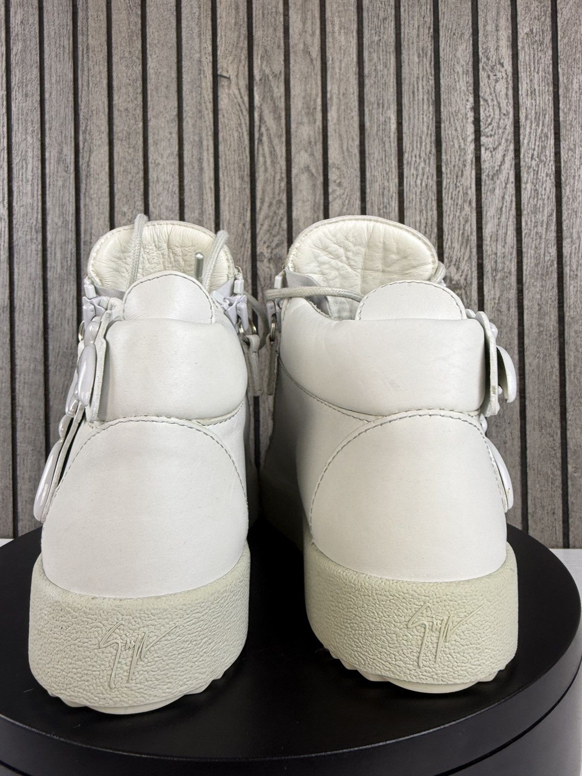 Giuseppe Zanotti 2000s Kanye west Giuseppe Zanotti Triple Wing White sz 40 Size US 7.5 / EU 40-41 - 6 Thumbnail