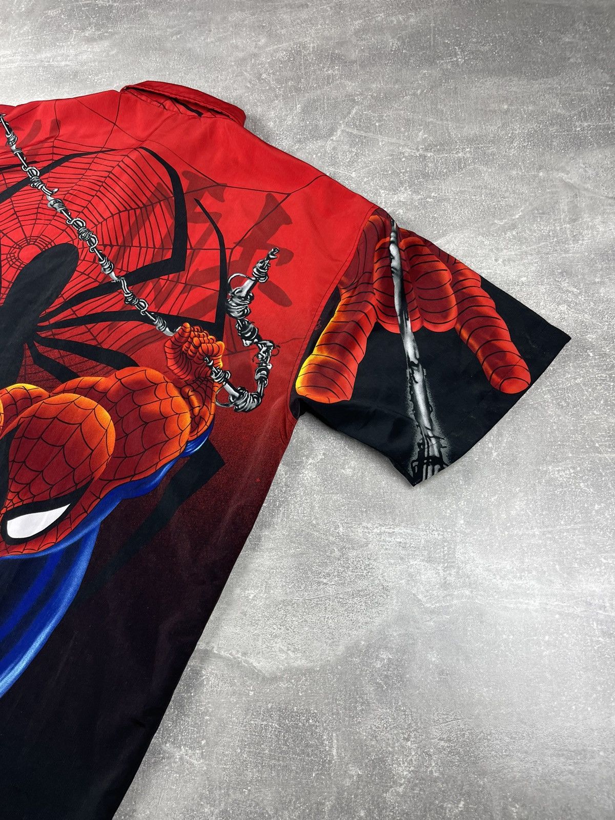 Marvel Comics × Vintage Vintage Spider Man Black Big Log Hawaiian Shirt Marvel 2001 Size US XL / EU 56 / 4 - 9 Thumbnail