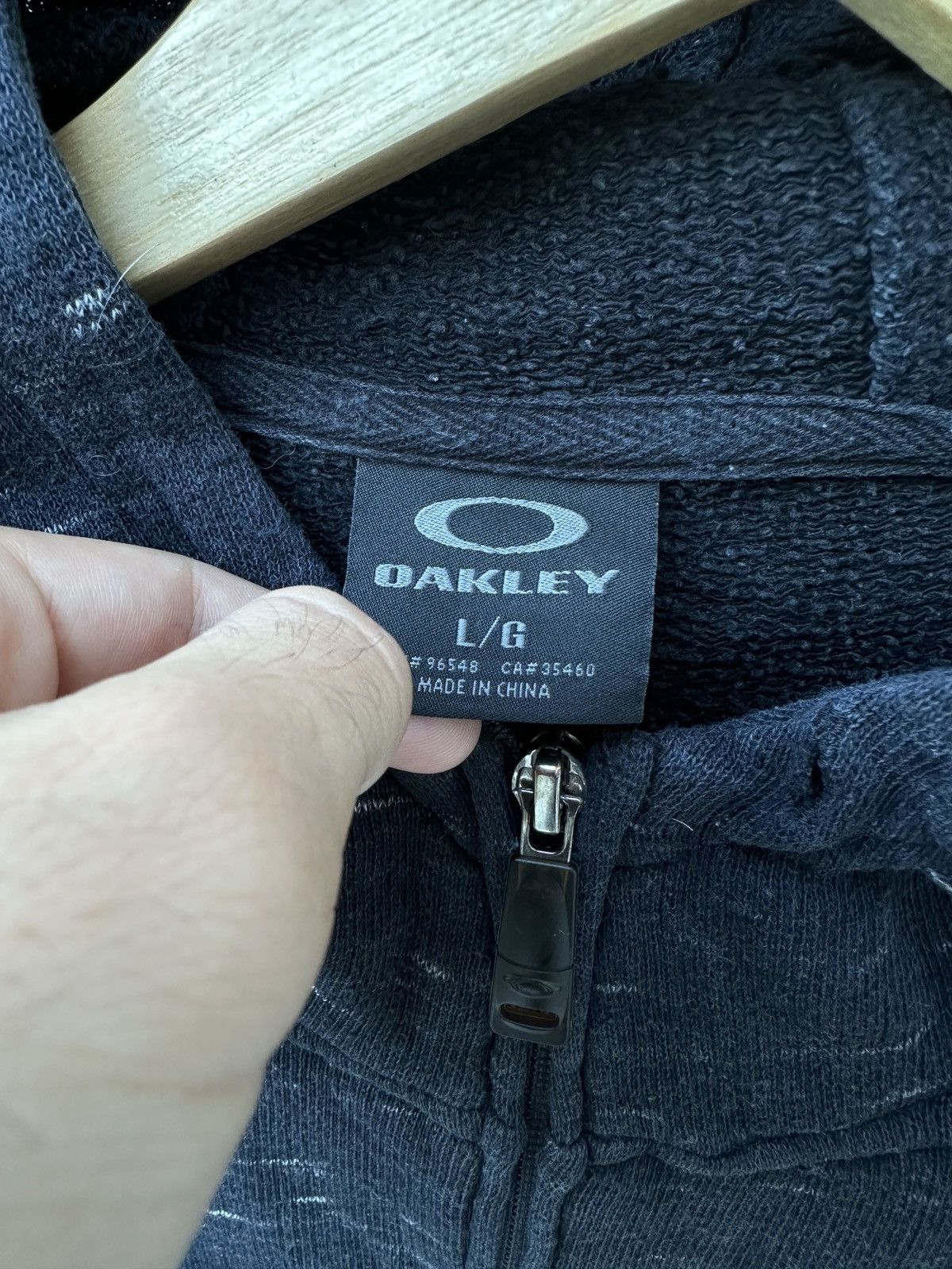 Oakley × Vintage Vintage 2000s Oakley multi pocket zip hoodie Size US L / EU 52-54 / 3 - 3 Thumbnail