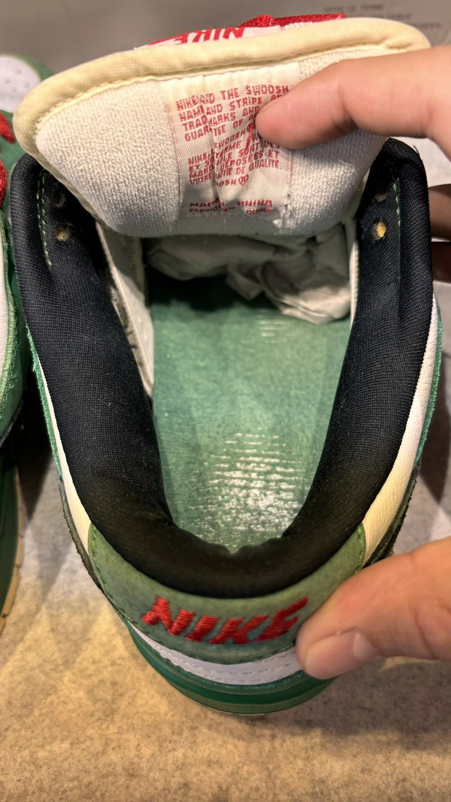 Heineken × Nike SB Dunk Heineken Size US 9 / EU 42 - 7 Thumbnail