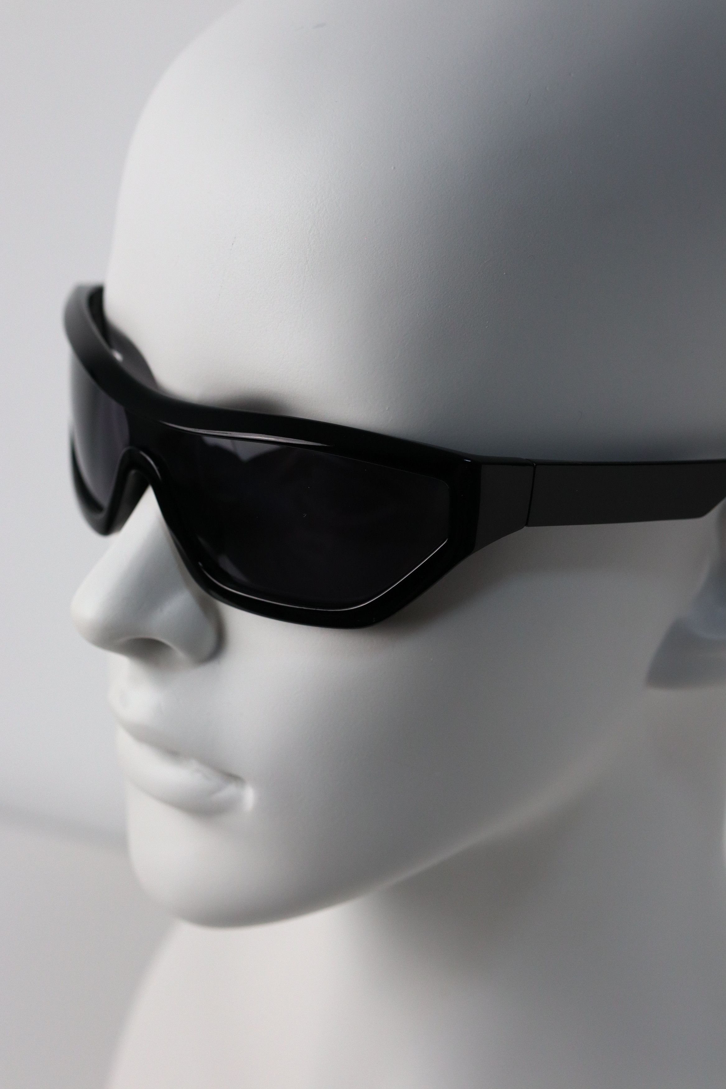 Japanese Brand Y2k Avant Garde Futuristic Rectangle Black Sunglasses OS Size ONE SIZE - 6 Thumbnail