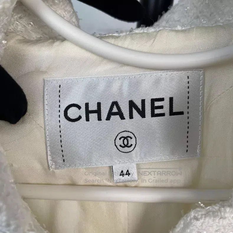 Chanel Chanel 19 Spring and Summer Beach Series White Stand-up Co Size M / US 6-8 / IT 42-44 - 8 Thumbnail