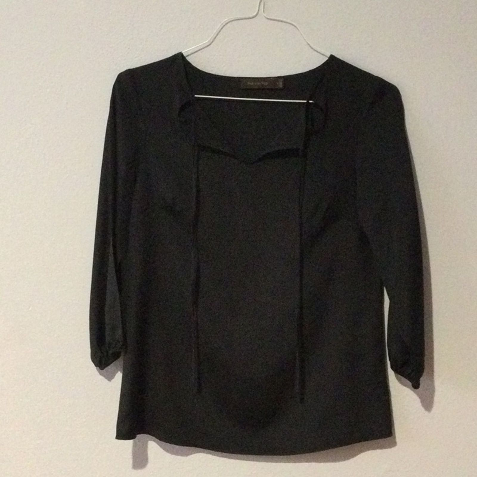 Other The Limited Black Front Key Hole Tie Neckline Blouse Size S Size S / US 4 / IT 40 - 1 Thumbnail