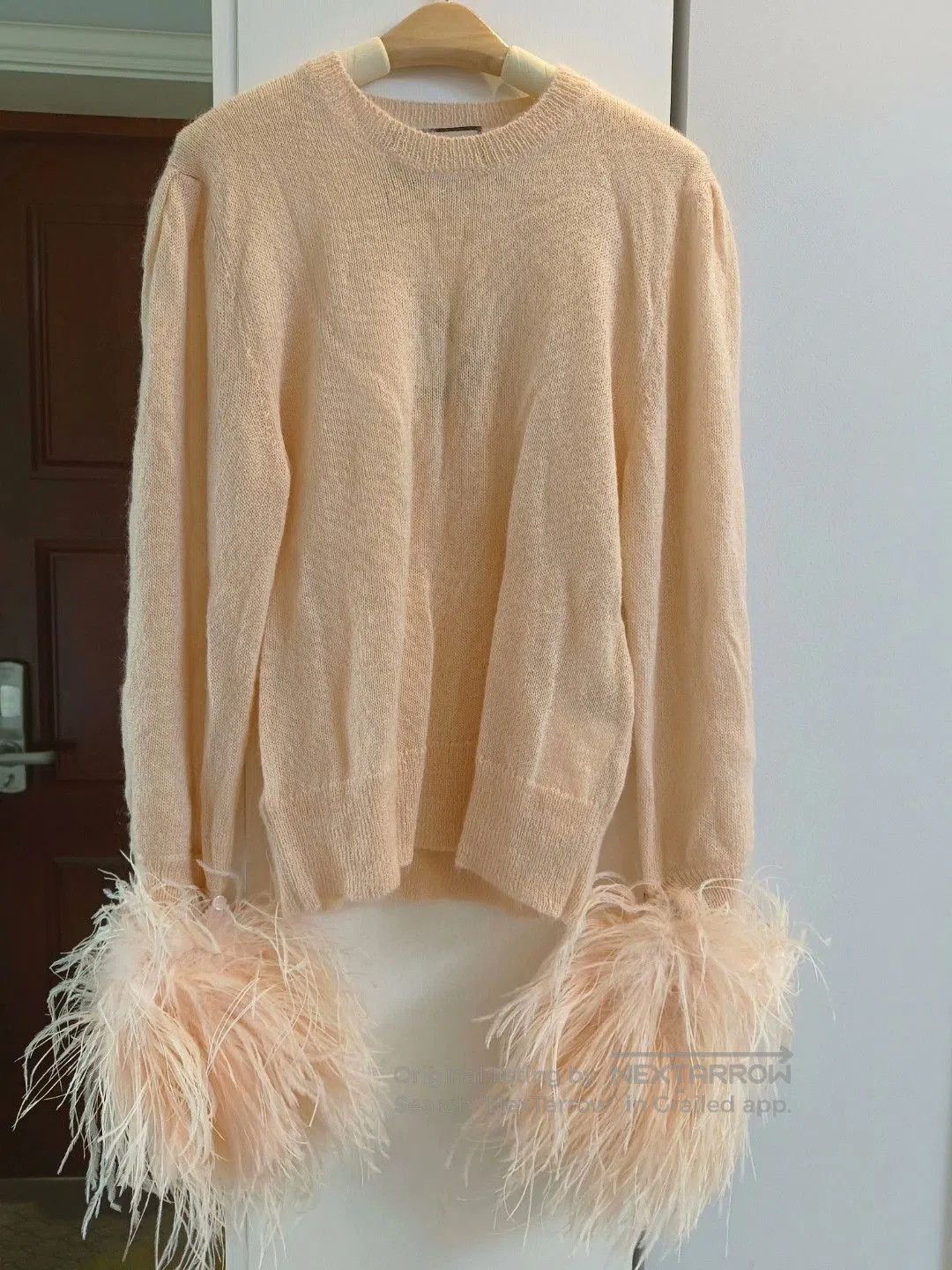 Gucci Gucci Detachable Ostrich Feather Sweater. Size L / US 10 / IT 46 - 4 Thumbnail