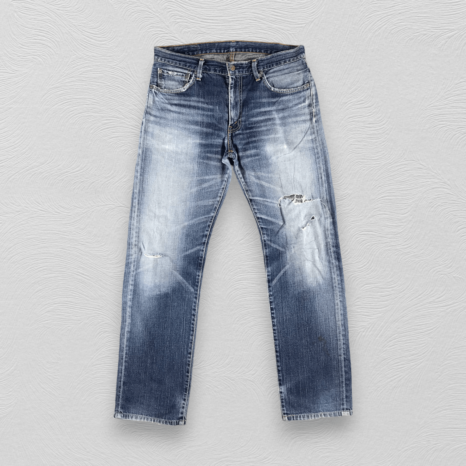 Levi's Vintage Levis 505 Jeans Distressed Denim KJ850 Size US 34 / EU 50 - 1 Thumbnail