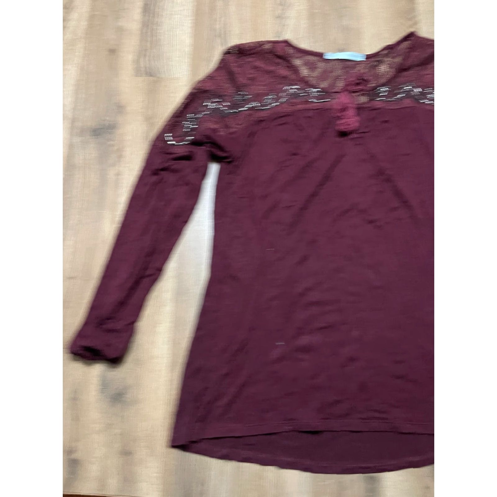 Vintage Maurices Shirt Women's Medium Burgundy Long Sleeve Lace V-neck T-Shirt Casual Fall Spring Summer Womens Size M / US 6-8 / IT 42-44 - 3 Thumbnail