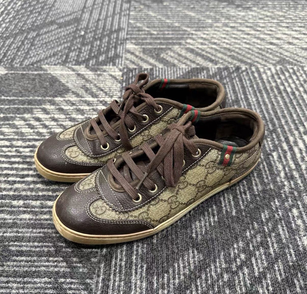 Gucci Gucci Monogram All Over Print Sneakers J42 Size US 4.5 / IT 34.5 - 1 Thumbnail