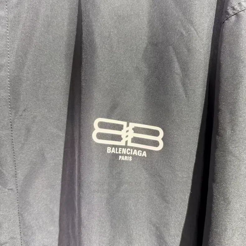 Balenciaga Balenciaga Double B Qilin Arm Print Coach Jacket Size US S / EU 44-46 / 1 - 3 Thumbnail
