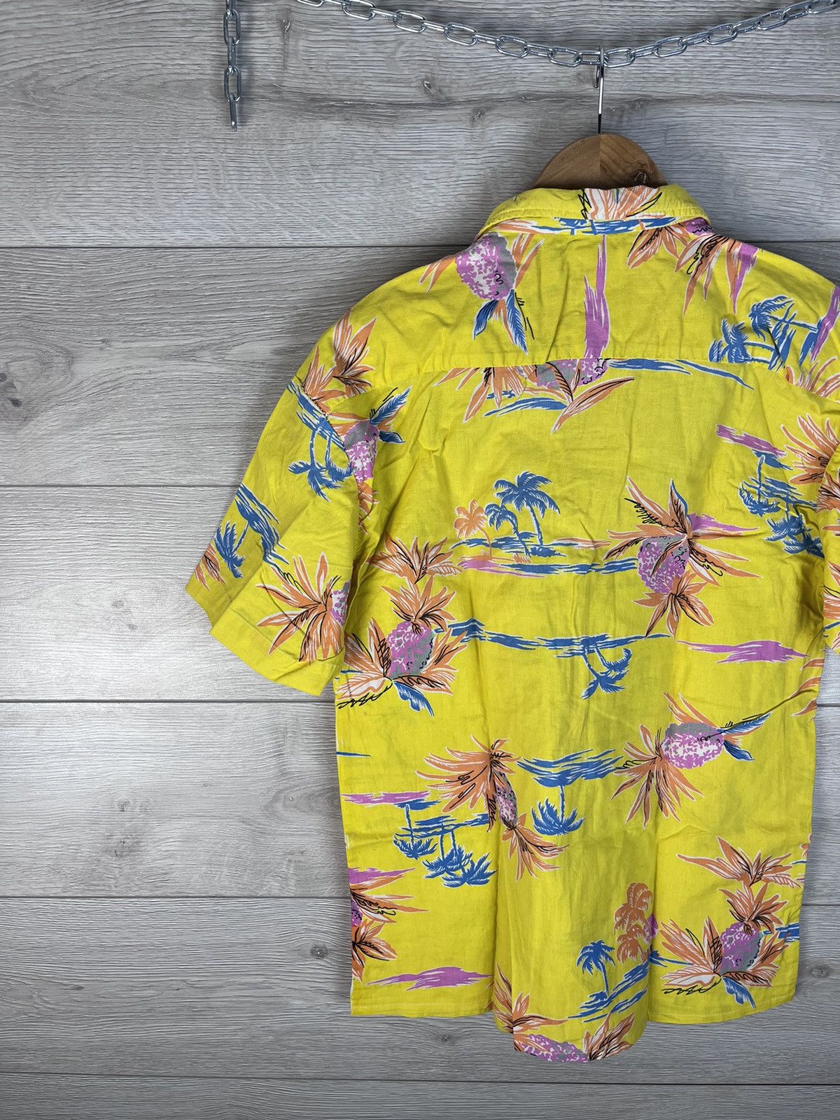 Vintage Vintage Mens Hawaiian Button Down Shirt size M Size US M / EU 48-50 / 2 - 9 Thumbnail