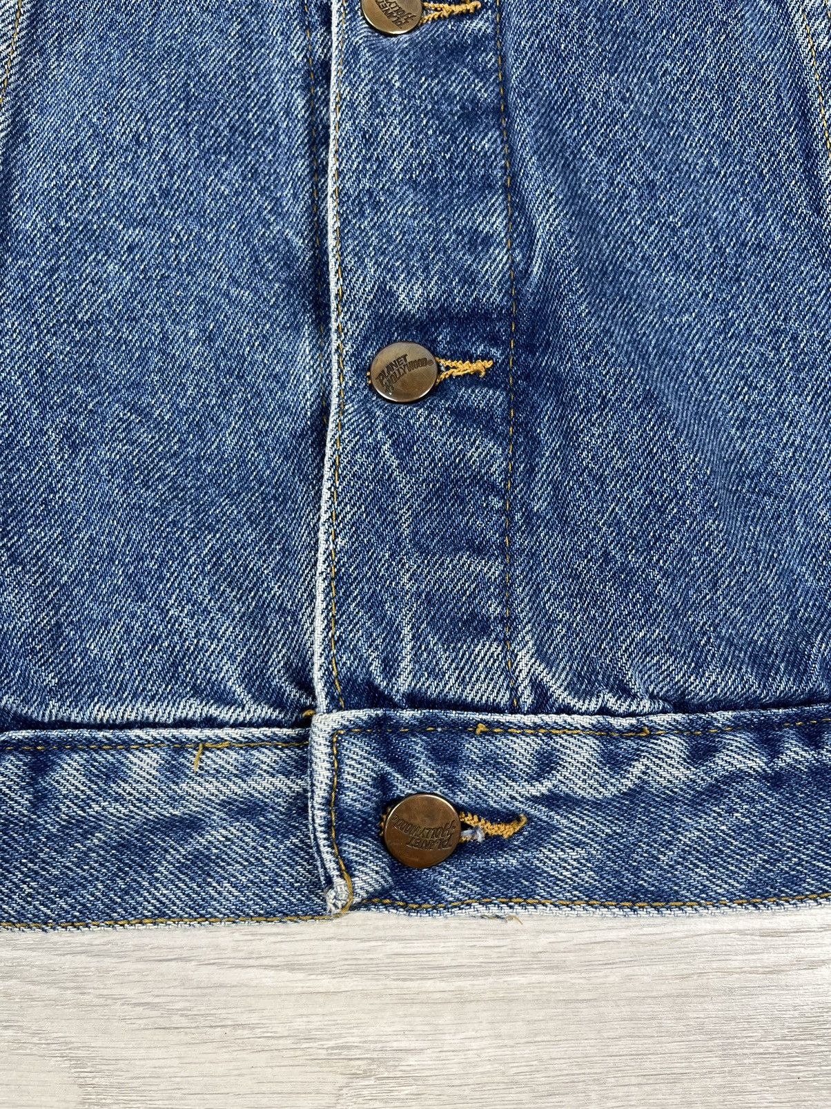 Vintage Planet Hollywood Paris Vintage 90s Denim Trucker Jacket Size US L / EU 52-54 / 3 - 9 Thumbnail