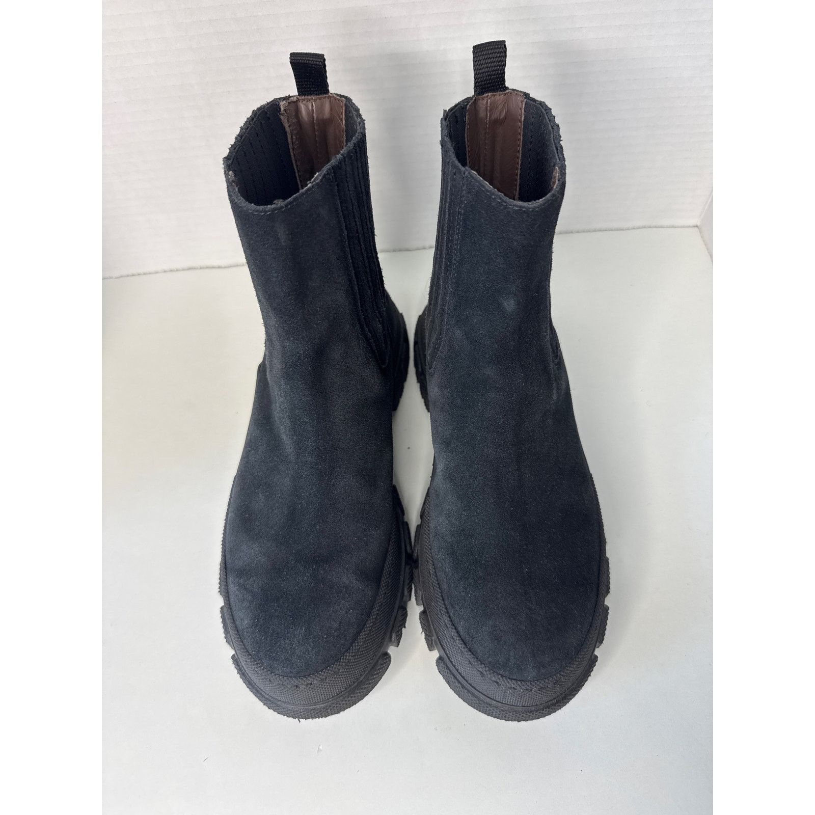 Other Boemos Suede Platform Chelsea Boots Lug Sole Italy size 37 Size US 6.5 / IT 36.5 - 6 Thumbnail