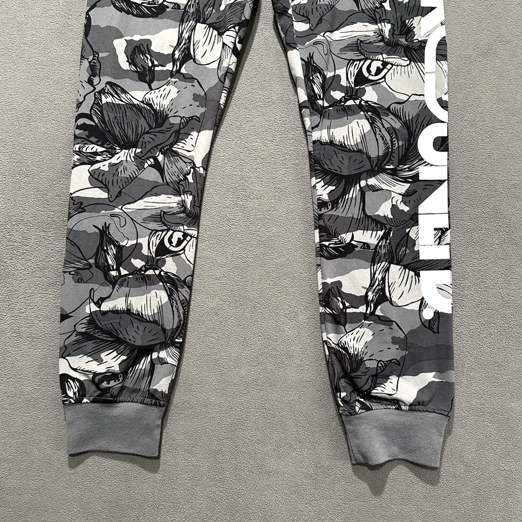 Ecko Unltd. Ecko Unltd. Pants Mens Medium Gray Floral Camouflage Jogger Sweatpants GUC Size US 31 - 5 Thumbnail