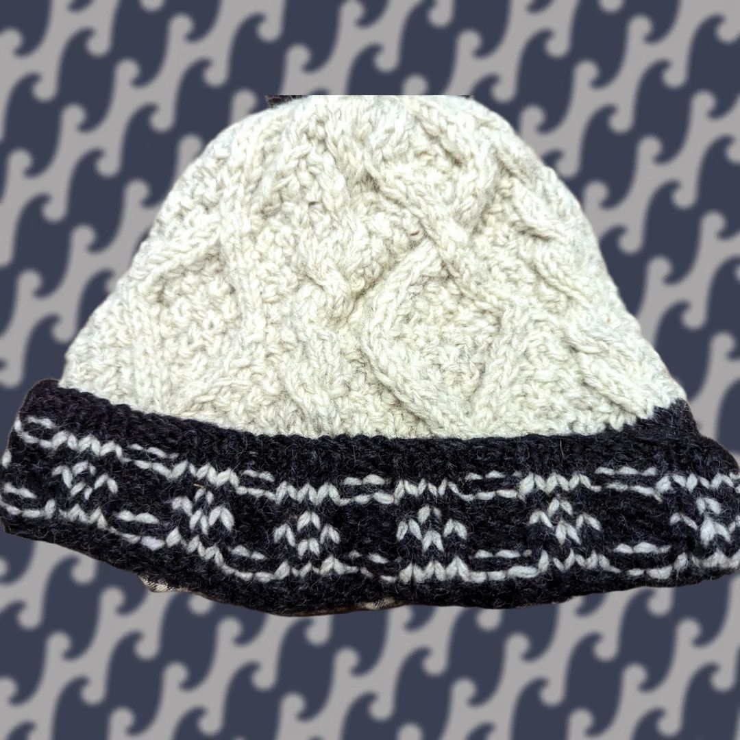Vintage VINTAGE Alpalaya Beanie Hat One Size Knitted Pom Pom Cable Knit Nepal Wool Size ONE SIZE - 1 Thumbnail