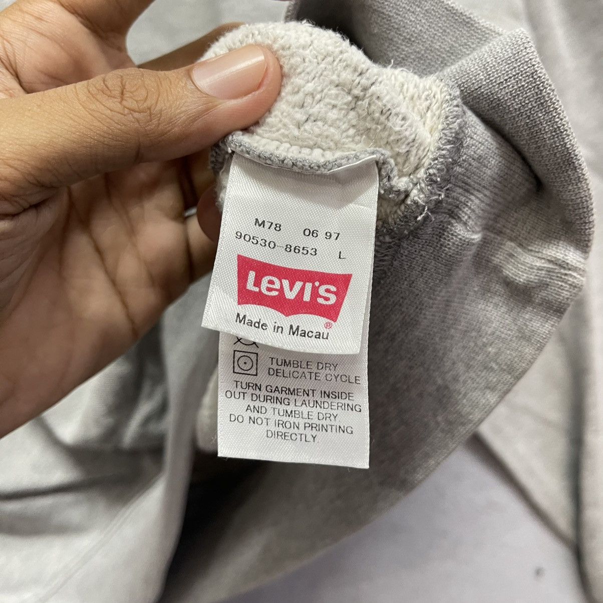 Levi's Levi’s Plain Grey Crewneck Sweatshirt – 90s Vintage Size US L / EU 52-54 / 3 - 9 Thumbnail