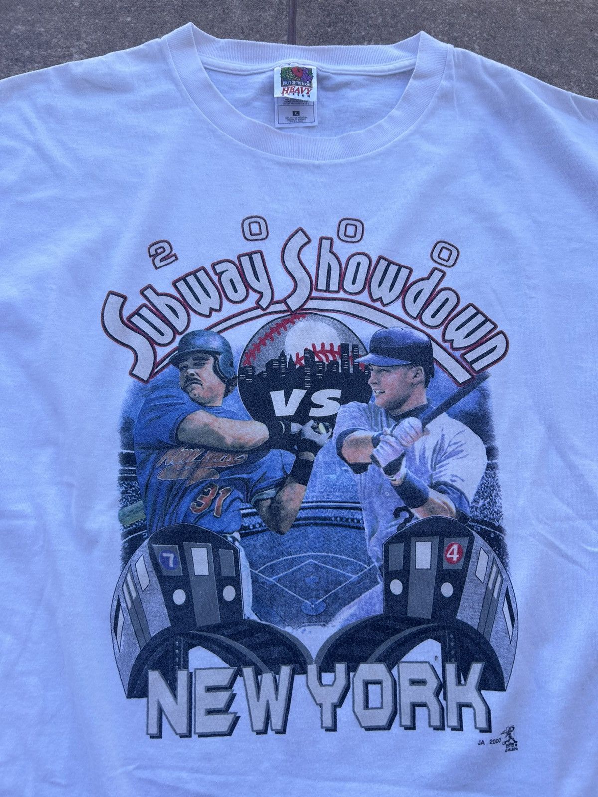 Fruit Of The Loom Subway Showdown New York Yankees vs Mets 00' Vintage tee Size US L / EU 52-54 / 3 - 2 Thumbnail