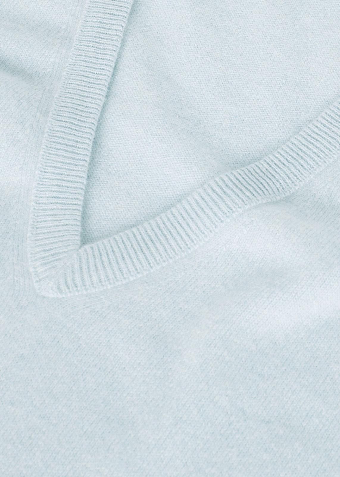 Loro Piana o1srvl11e0125 FAO1994 Arona V-Neck Sweater in Light Blue Size M / US 6-8 / IT 42-44 - 2 Thumbnail