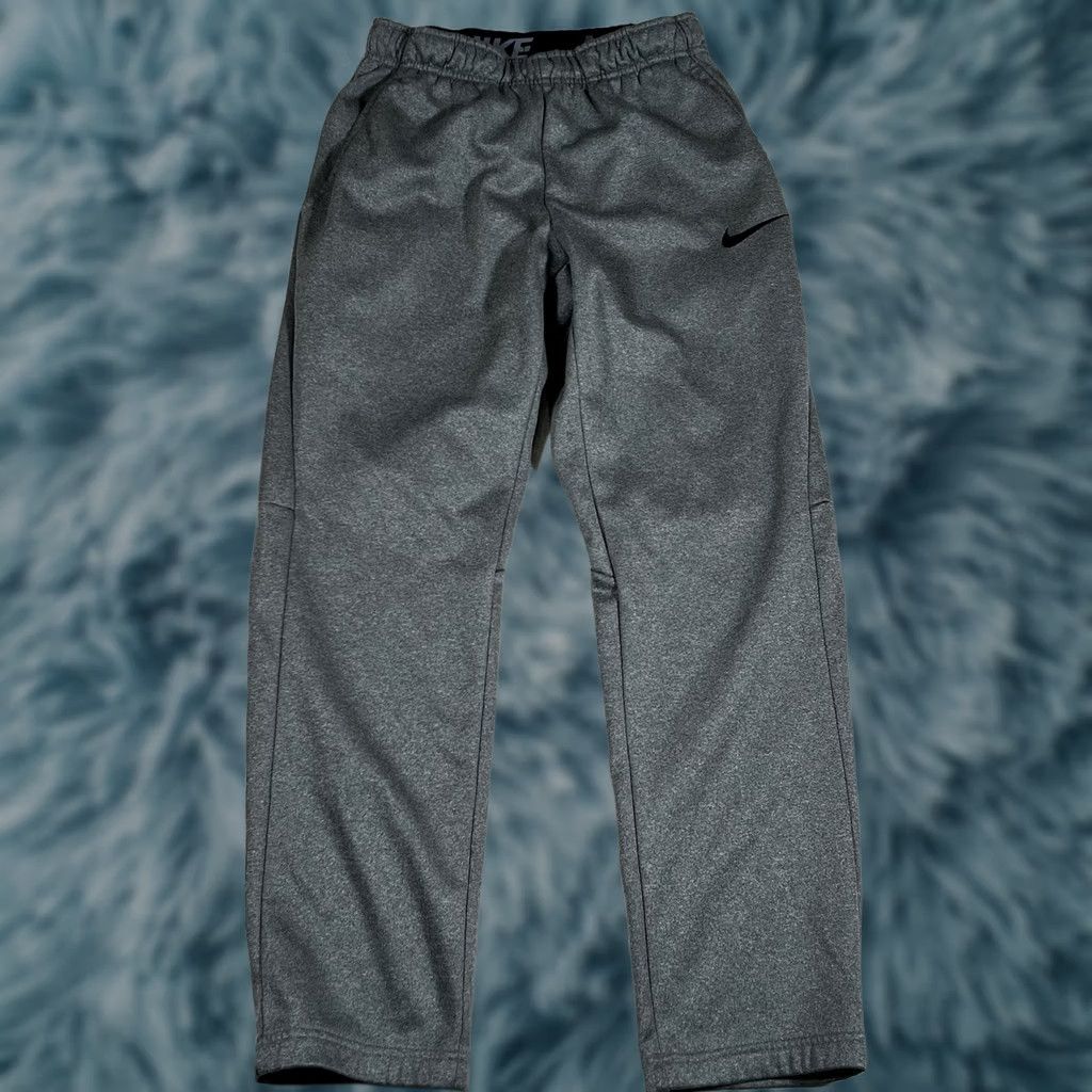 Nike Nike Therma Pants Sweatpants Nike Therma Fleece Sports Jogger Mens Small Gray Size US 29 - 1 Thumbnail