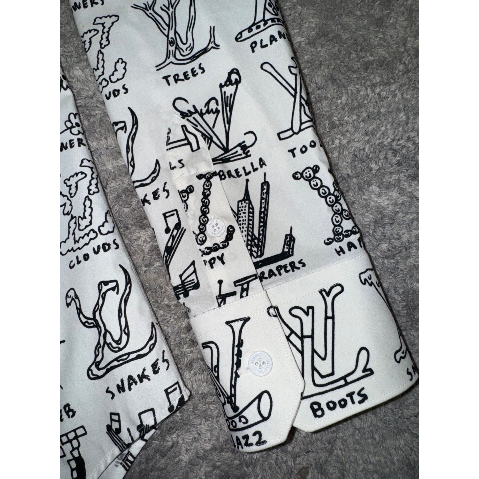 Louis Vuitton Louis Vuitton Placed Graphic Regular Long Sleeve Monogram Size US M / EU 48-50 / 2 - 9 Thumbnail