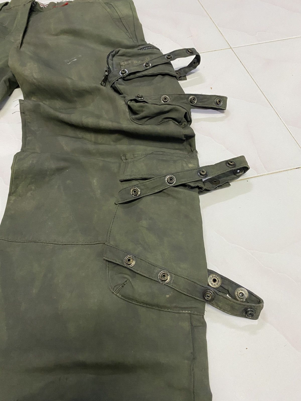 If Six Was Nine × Japanese Brand × Le Grande Bleu (L.G.B.) Distressed Multipocket Snap Button Strap Cargo Pant Size US 29 - 7 Thumbnail