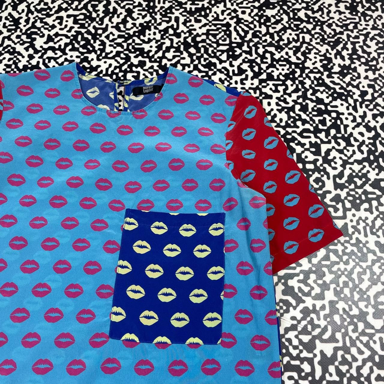 Markus Lupfer Vintage Y2K Markus Lupfer Silk Retro Kiss Logo Shirt Luxury Size XS / US 0-2 / IT 36-38 - 7 Thumbnail