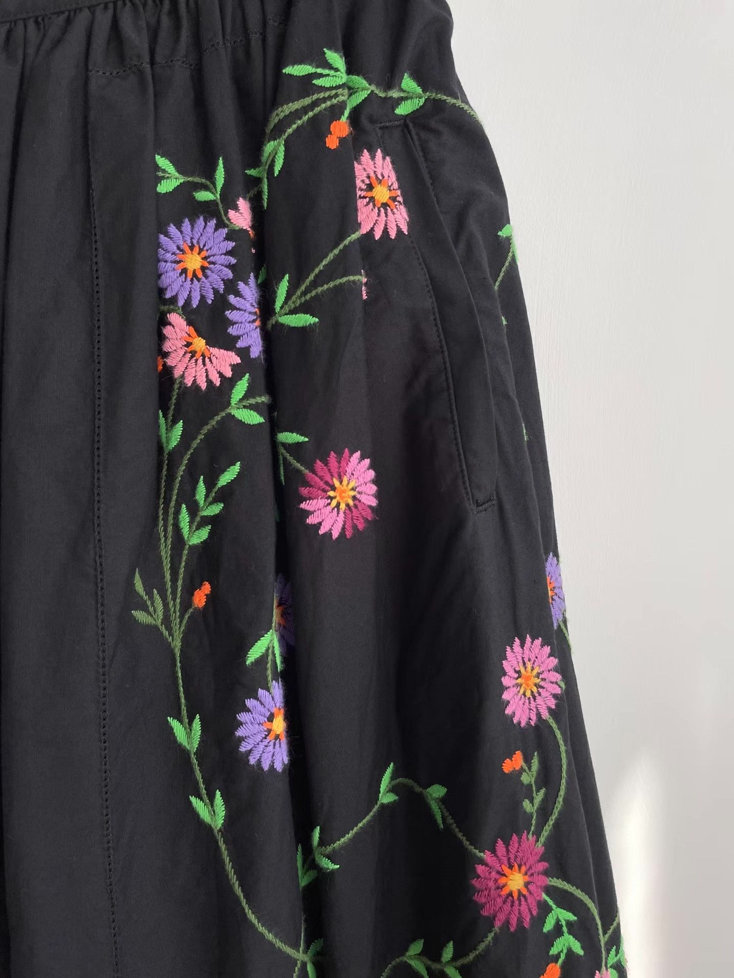 Comme des Garcons Comme des Garçons CDG Tricot Embroidered Skirt Pants Ｑ24 Size 32" / US 10 / IT 46 - 4 Thumbnail