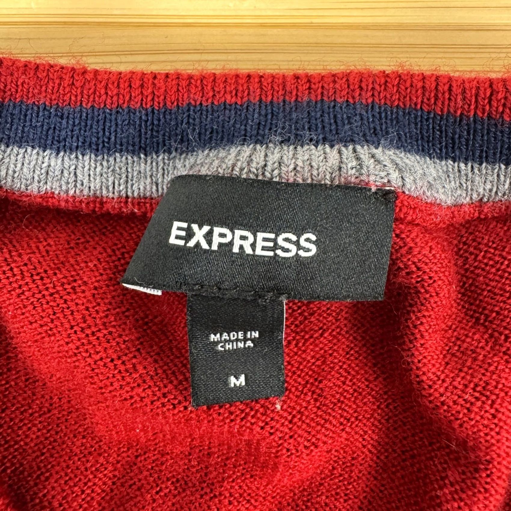 Express EXPRESS Men Crew Neck Merino Wool Sweater Red M Pullover Knit Long Sleeve Solid Logo Casual Workwear Spring Fall Mens Size US M / EU 48-50 / 2 - 3 Thumbnail