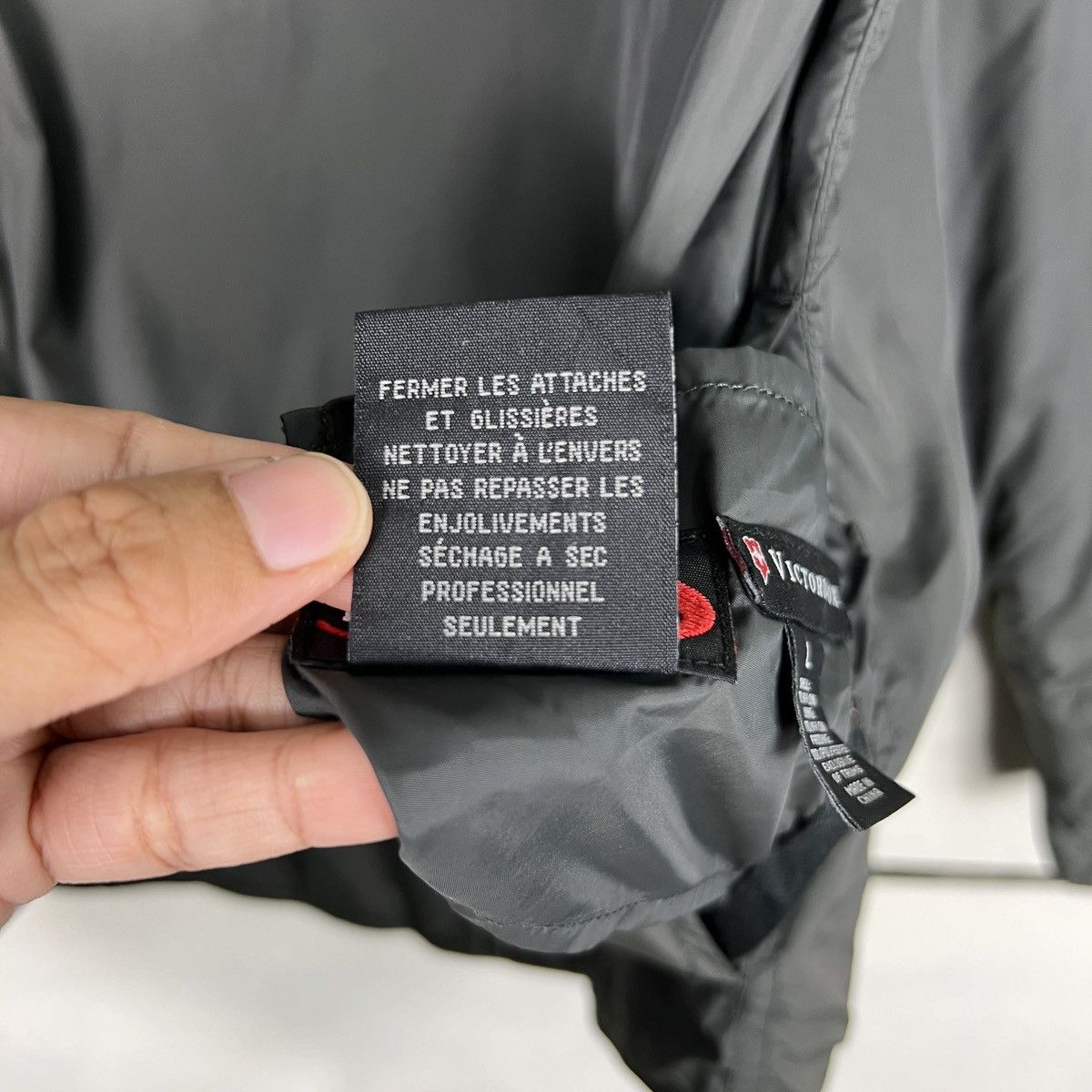 Victorinox 🔥 VICTORINOX PRIMALOFT JACKET Size US L / EU 52-54 / 3 - 20 Thumbnail