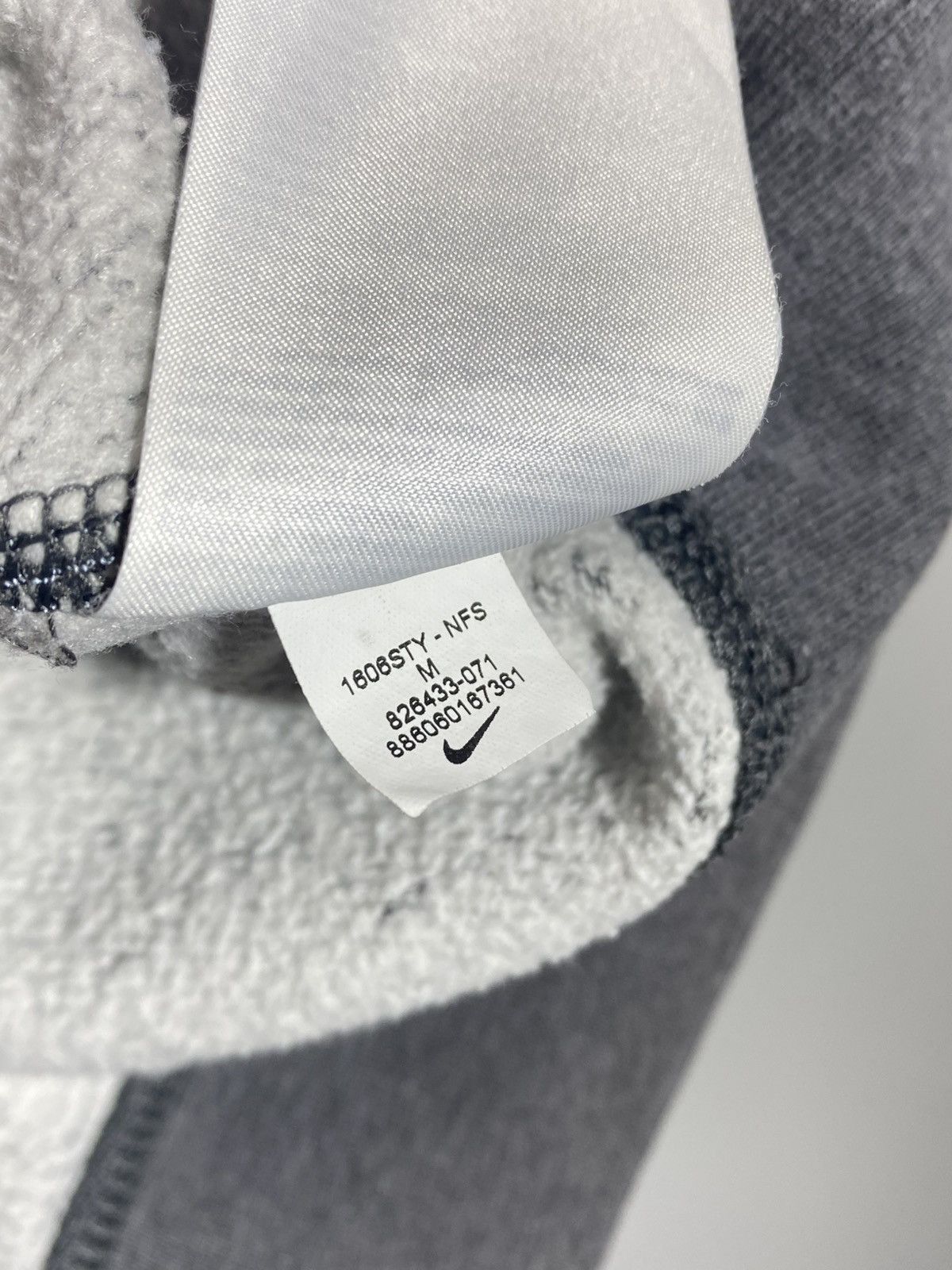 Nike 🔥 NIKE 00s GREY SWOOSH LOGO ESSENTIALS STREETWEAR Size US M / EU 48-50 / 2 - 13 Thumbnail