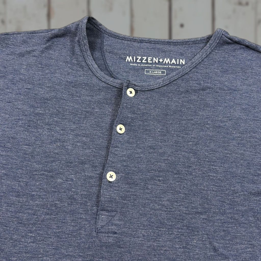 Mizzen+Main Mizzen+Main Shirt Mens XL Blue Henley Tee Long Sleeve Roll Tab Convertible USA Size US XL / EU 56 / 4 - 1 Thumbnail