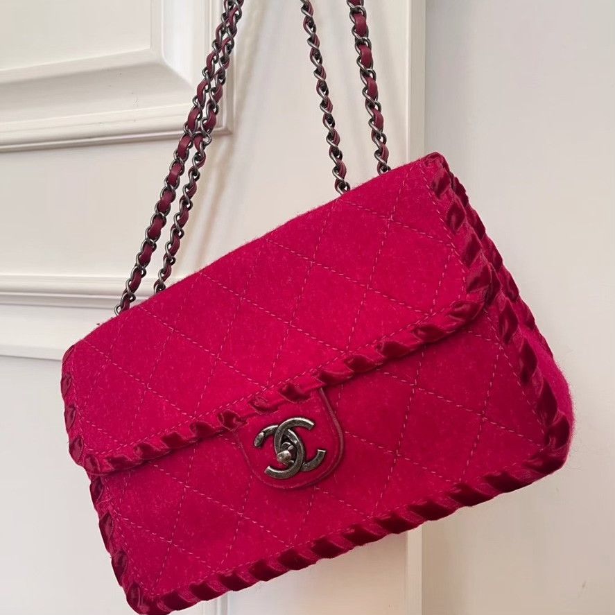 Chanel Pre-loved Bag Very good condition Size ONE SIZE - 1 Thumbnail