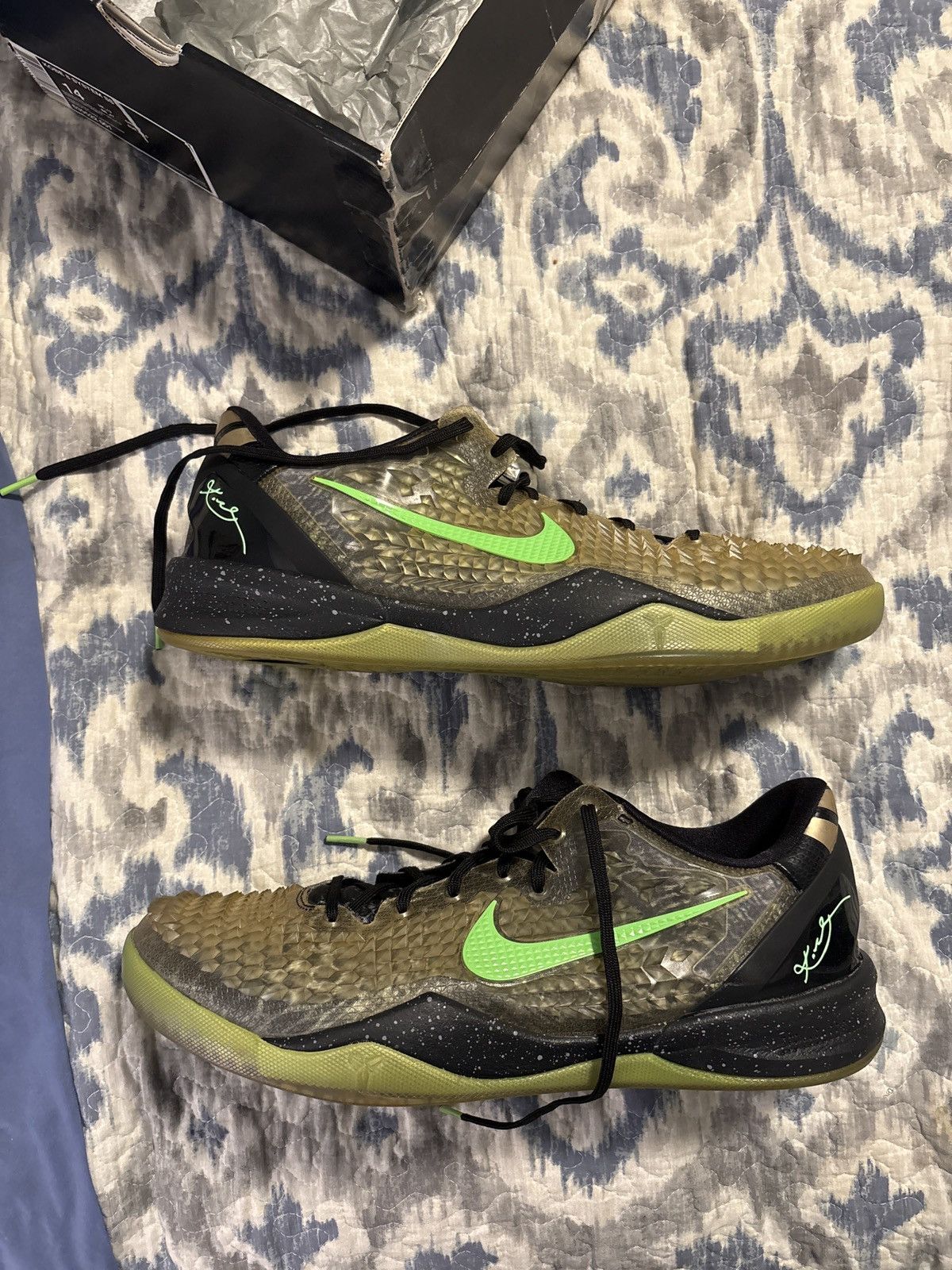 Nike VINTAGE Kobe 8 SS “Christmas” Size US 14 / EU 47 - 7 Thumbnail