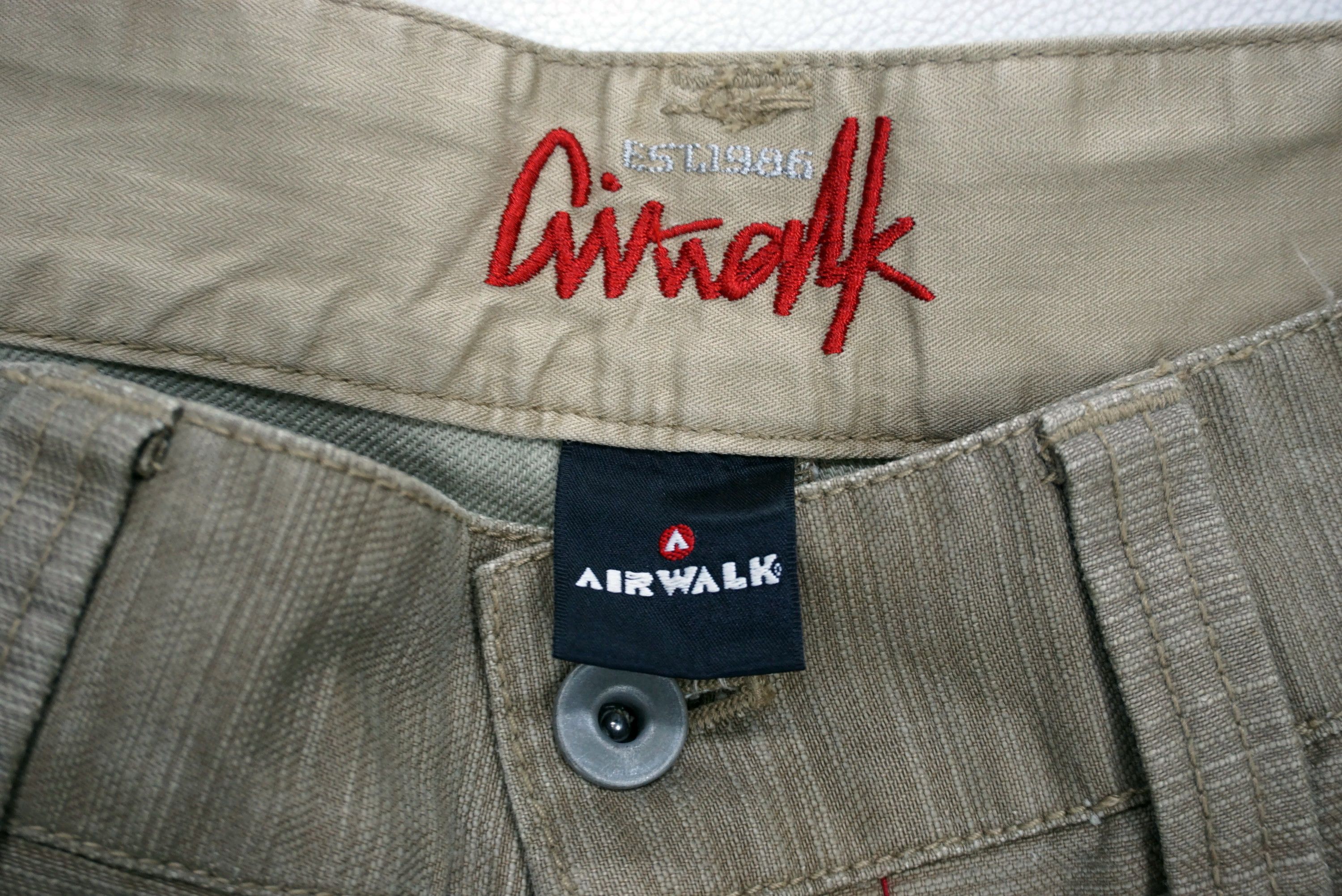Airwalk Vintage Airwalk Jeans Size W31xL31 Y2K Baggy Pants Size US 31 - 11 Thumbnail