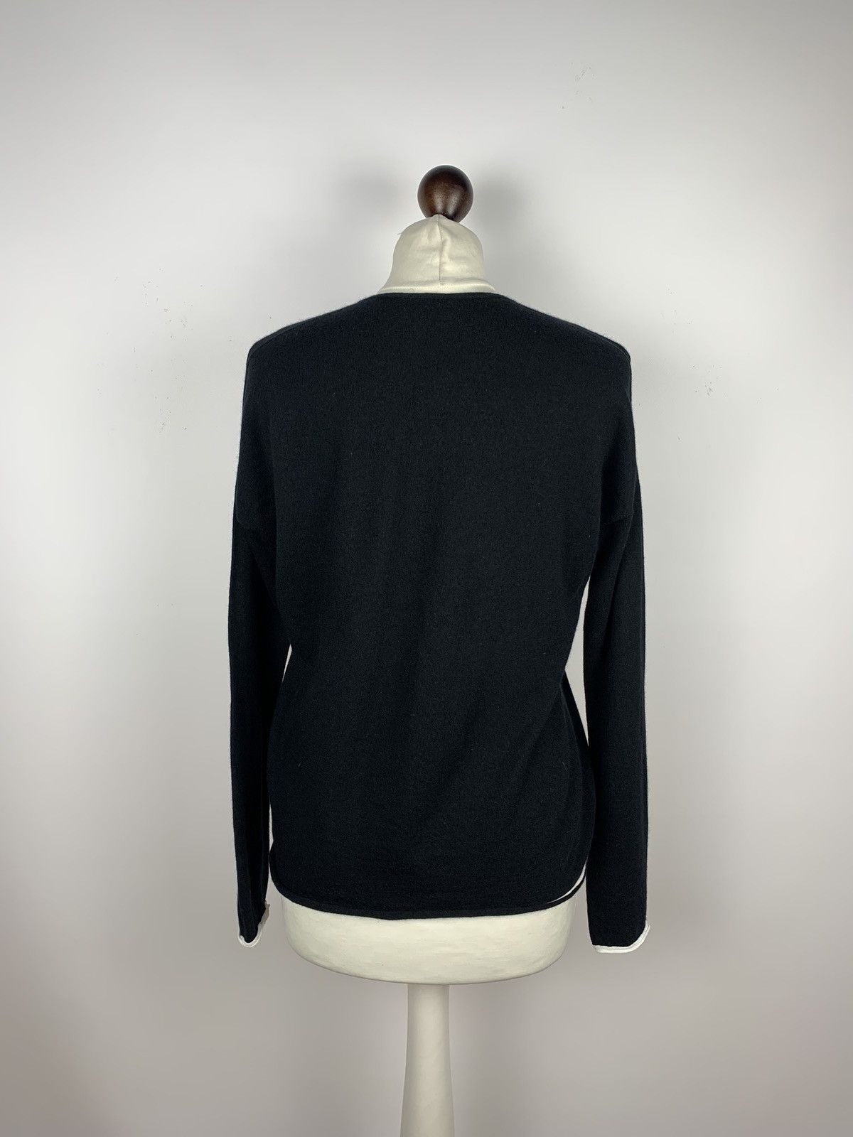 Escada Sport Escada Sport Womens Wool Sweater Jumper Size S Black V-Neck Size S / US 4 / IT 40 - 4 Thumbnail